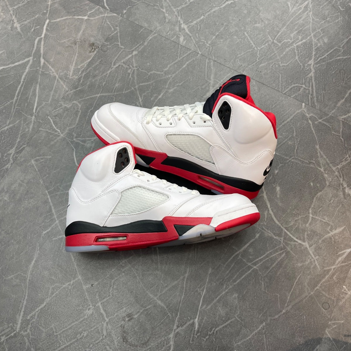 Jordan 5 Retro Fire Red Black Tongue (2025) - Image 2