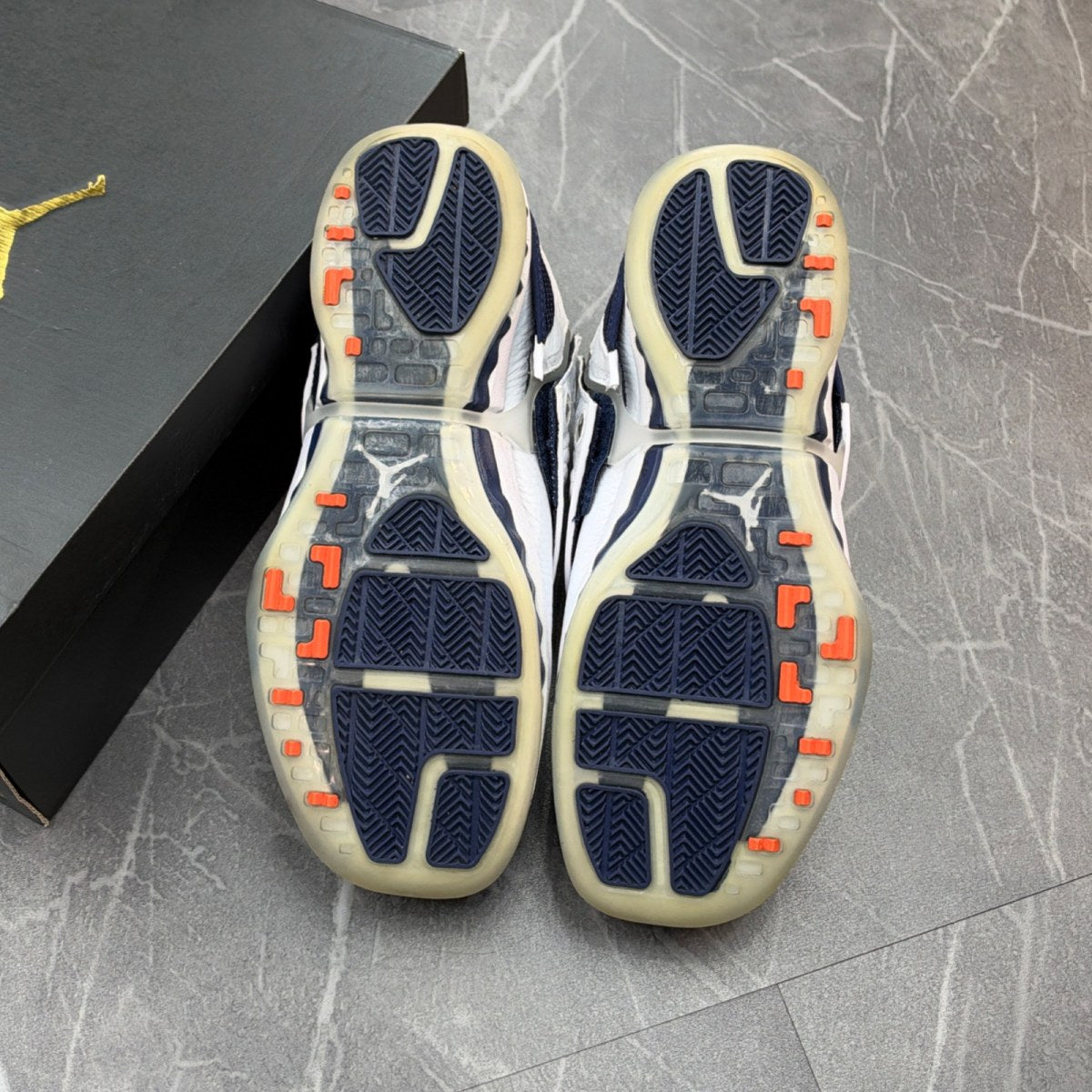 Jordan 16 Retro Midnight Navy (2016) - Image 4