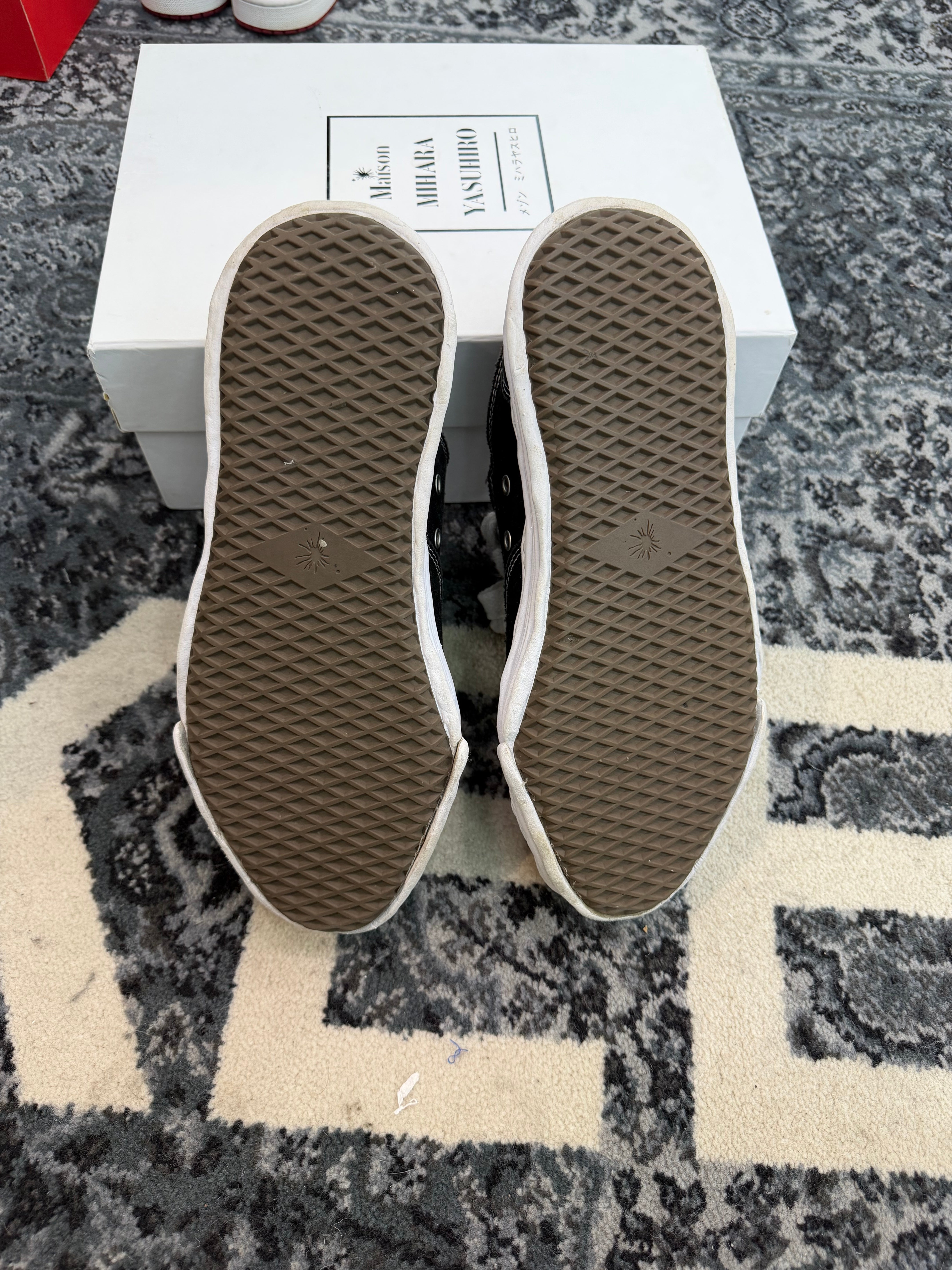 Maison Mihara Canvas Low “Black”