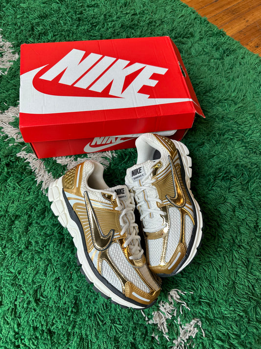 Nike Vomero 5 “Metallic Gold”