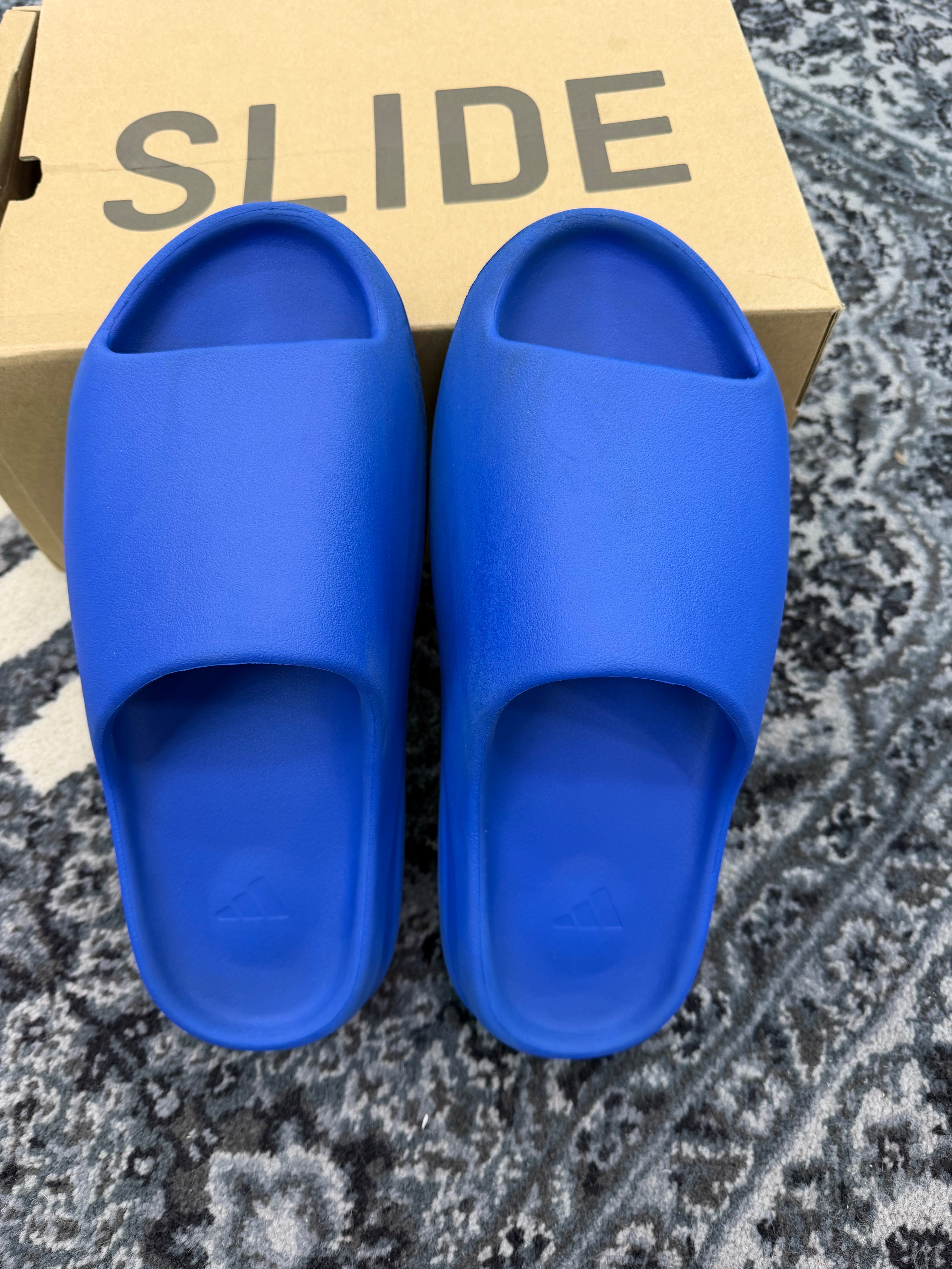 Yeezy Slides “Azure”