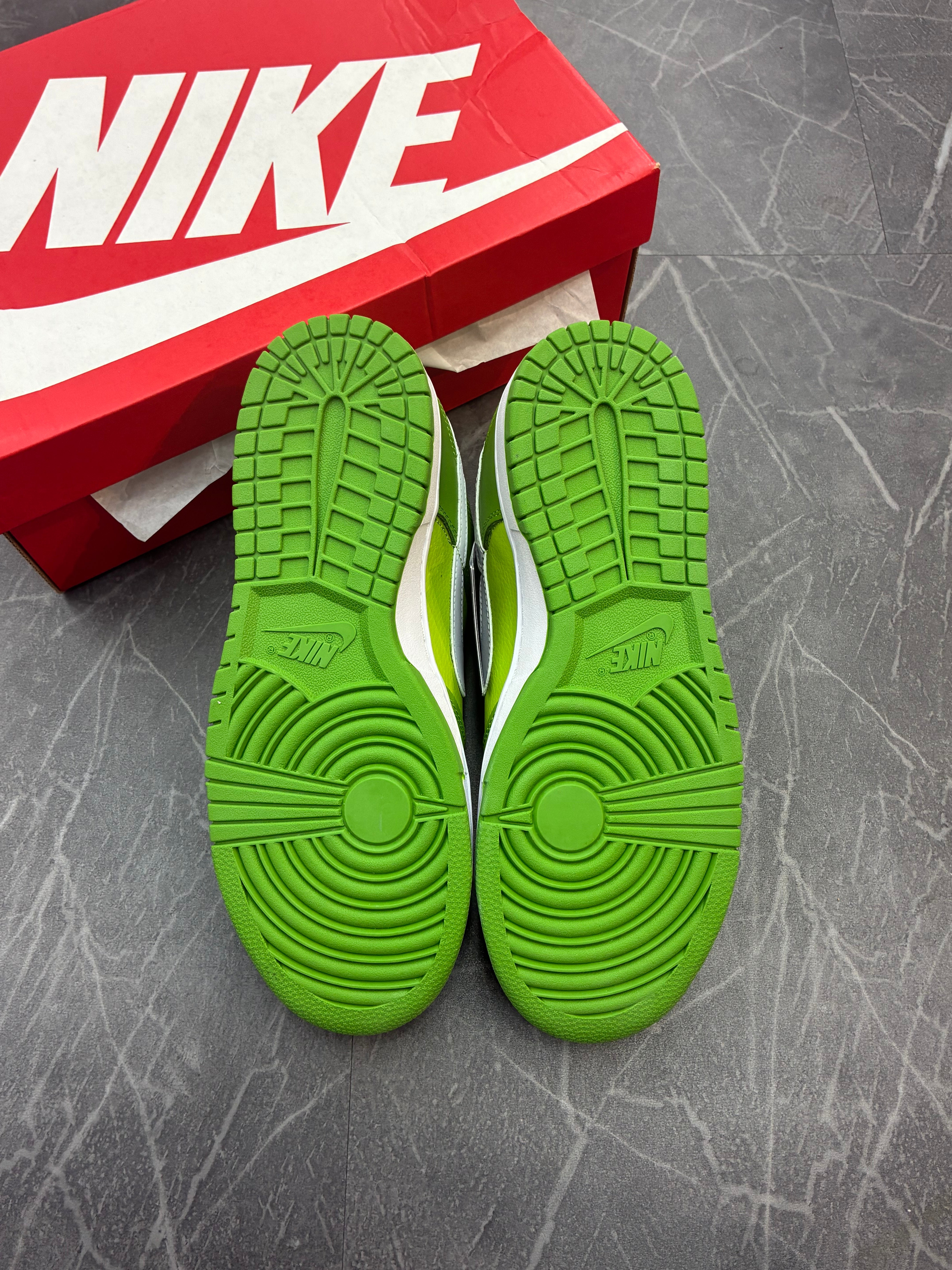 Nike Dunk Low “Chlorophyll”