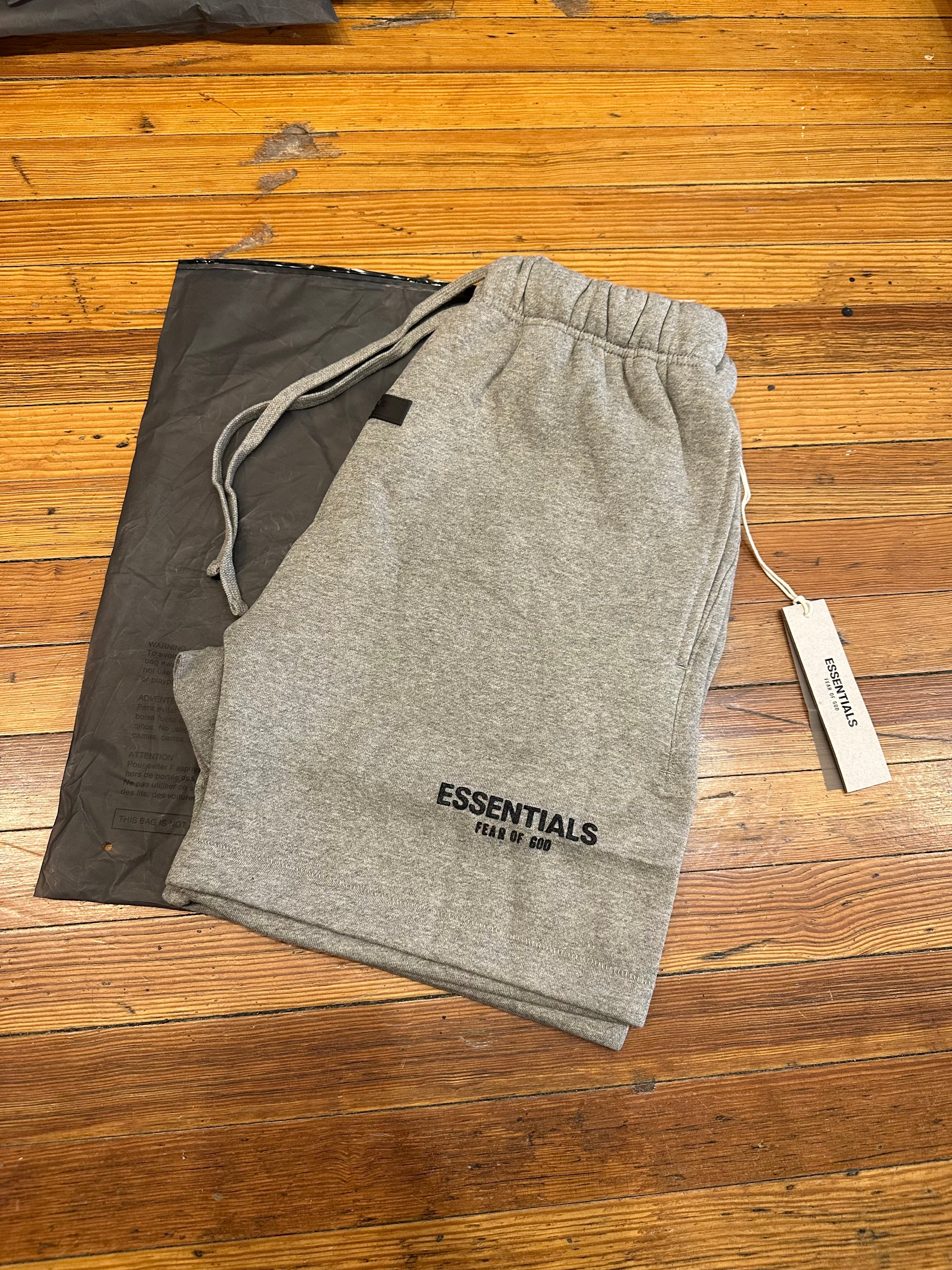 Essentials Sweatshort “Dark Oatmeal”
