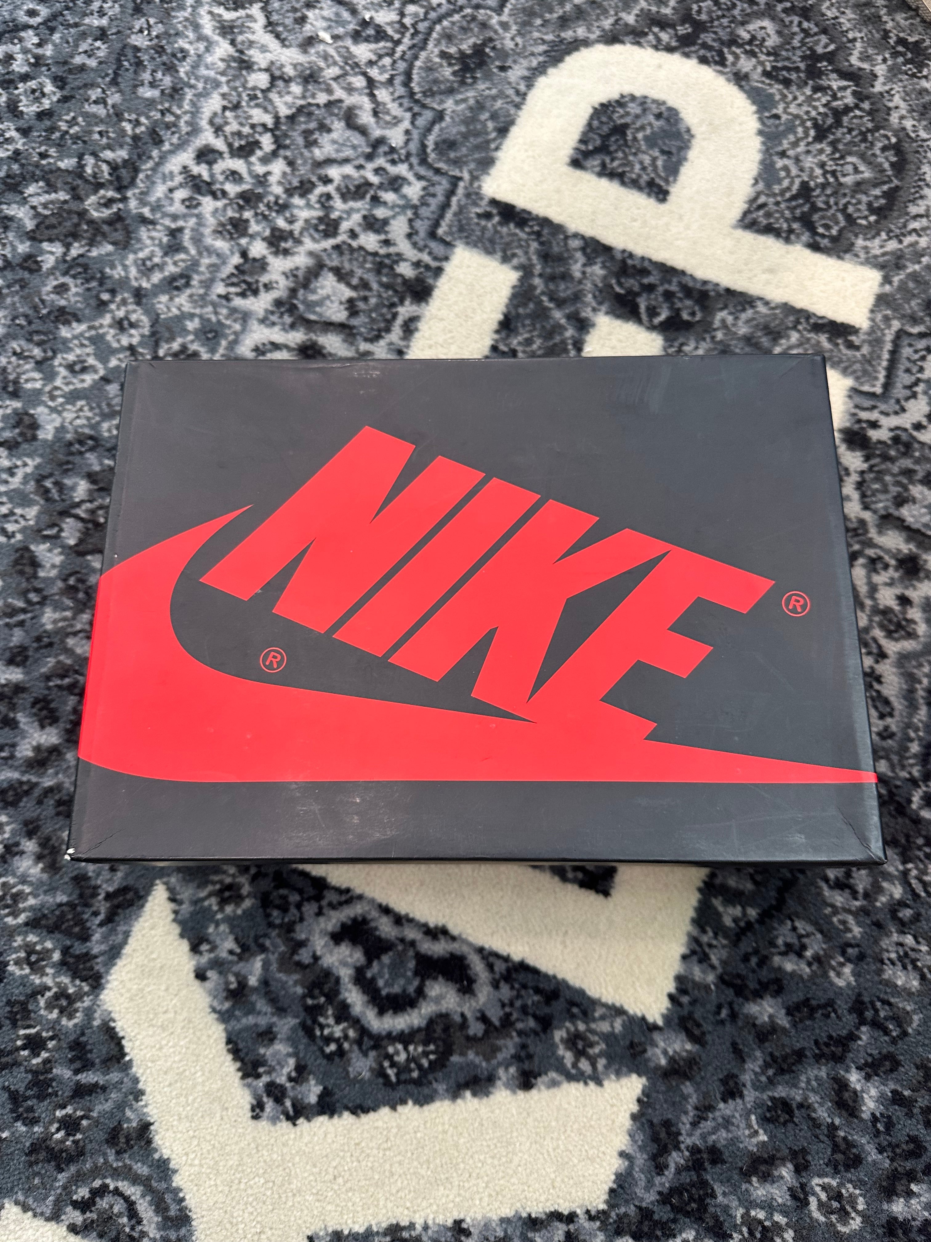 Jordan 1 High “Hyper Royal”