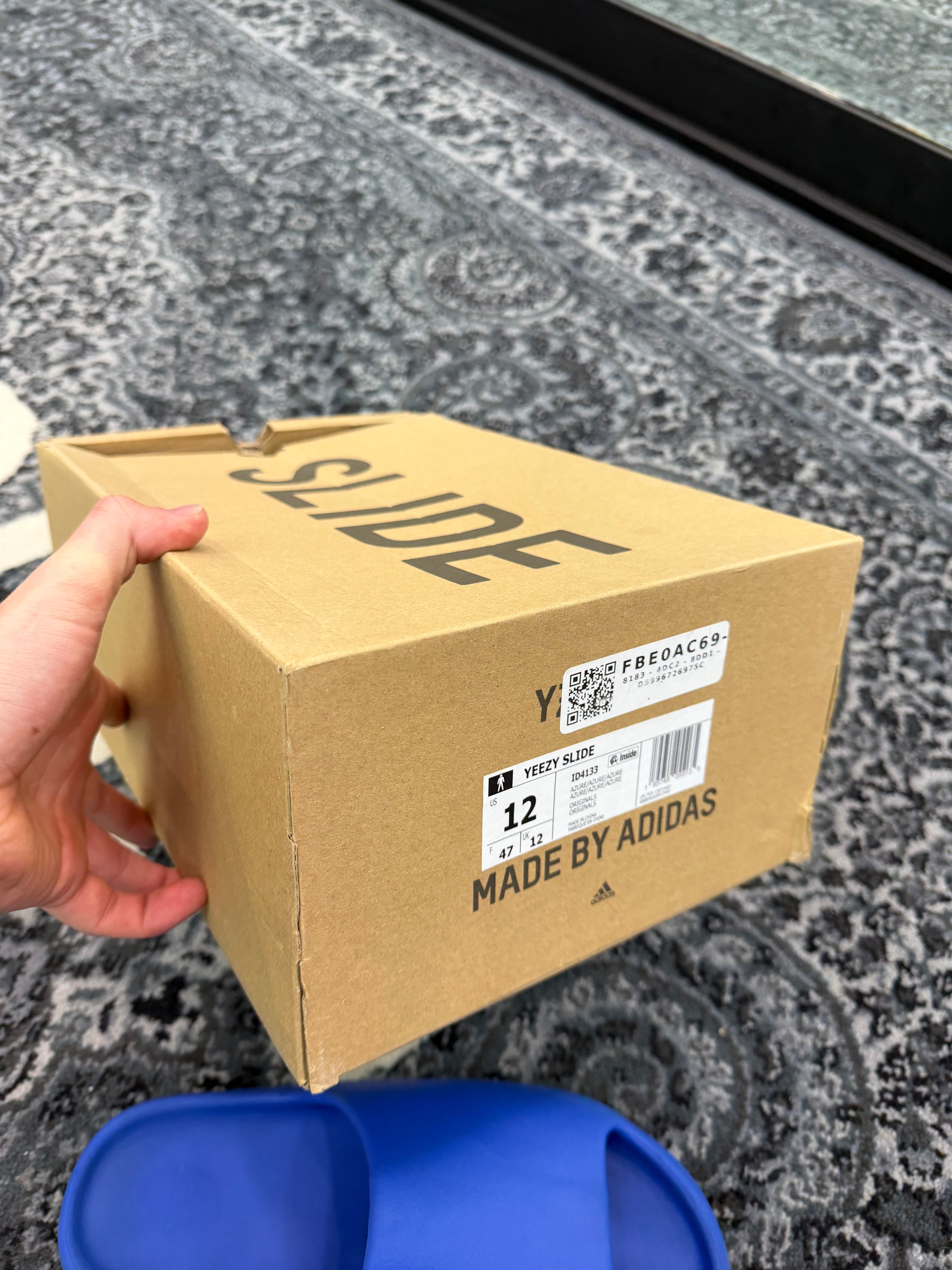 Yeezy Slides “Azure”