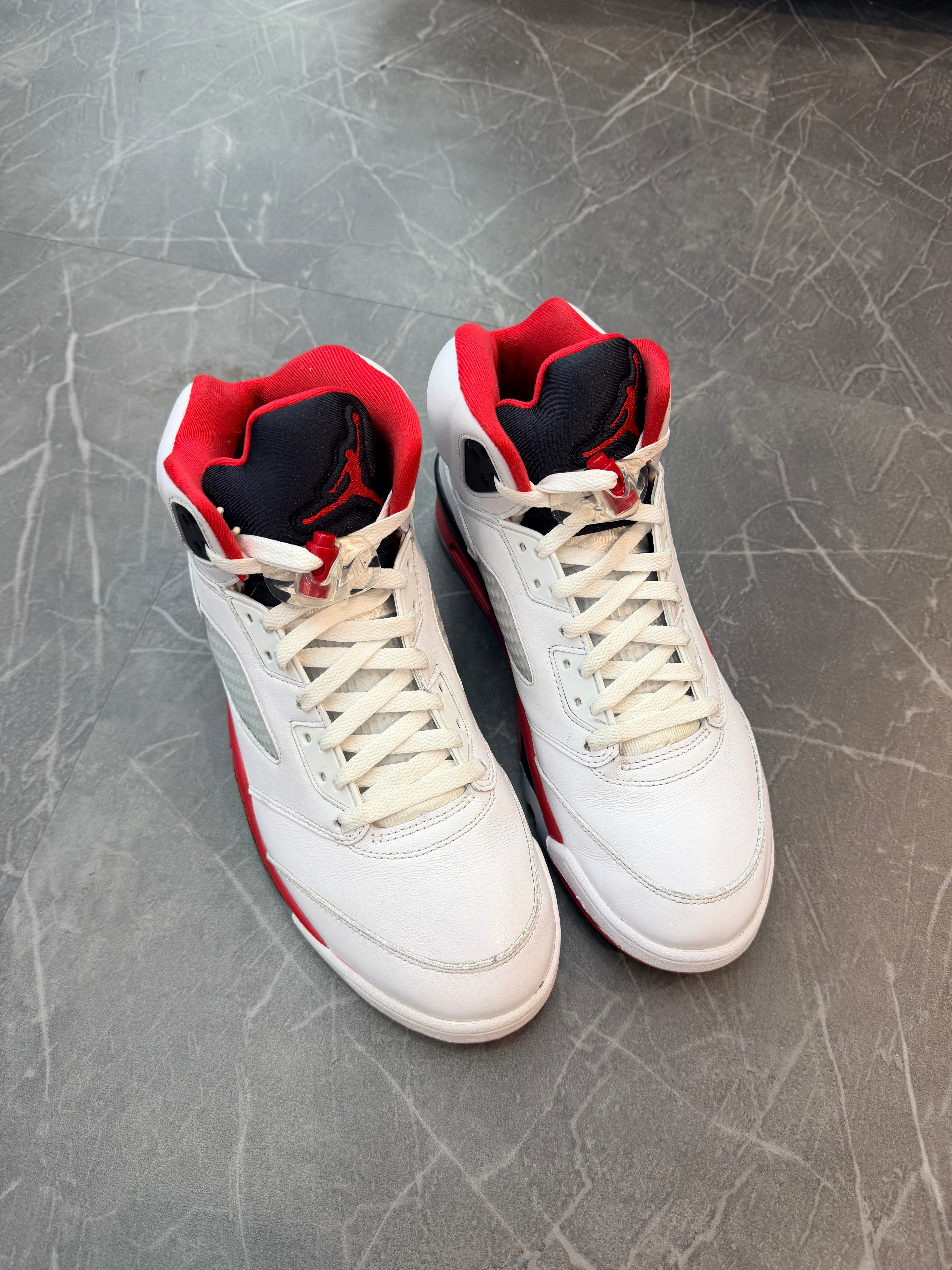 Jordan 5 “Fire Red Black Tongue”