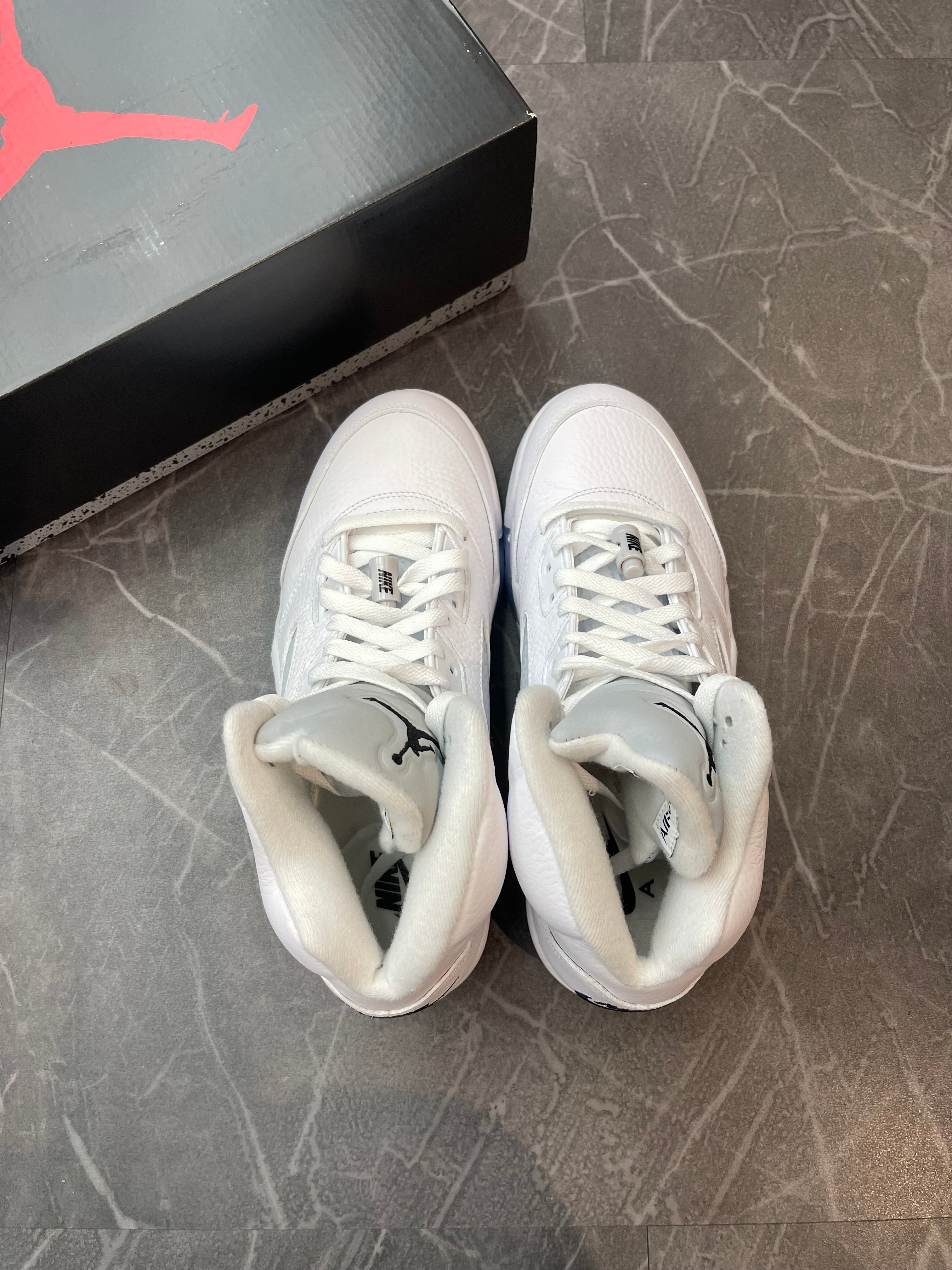 Jordan 5 “White Metallic”