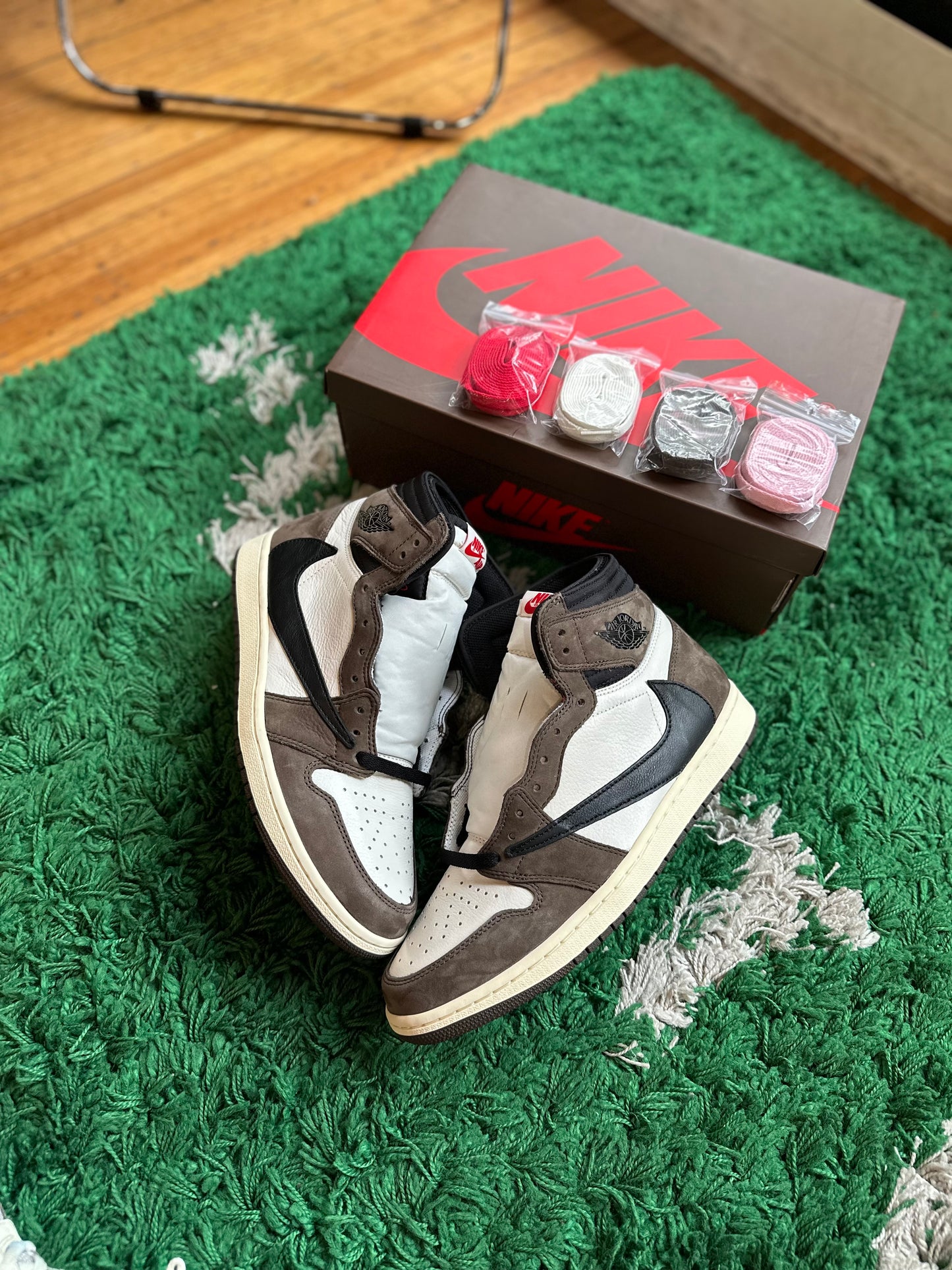 Travis Scott x Jordan 1 High “Mocha”