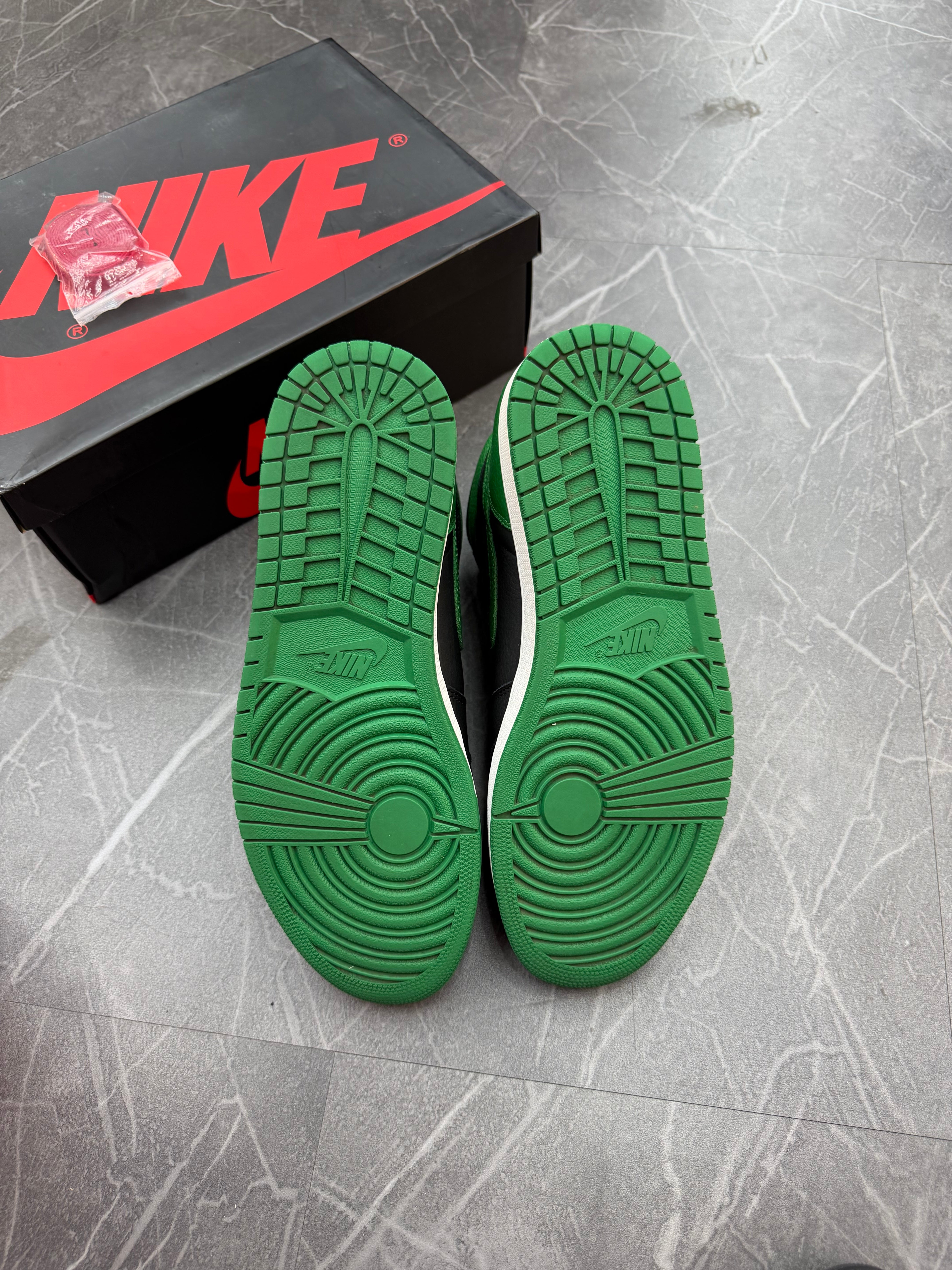 Jordan 1 “Pine Green Black”