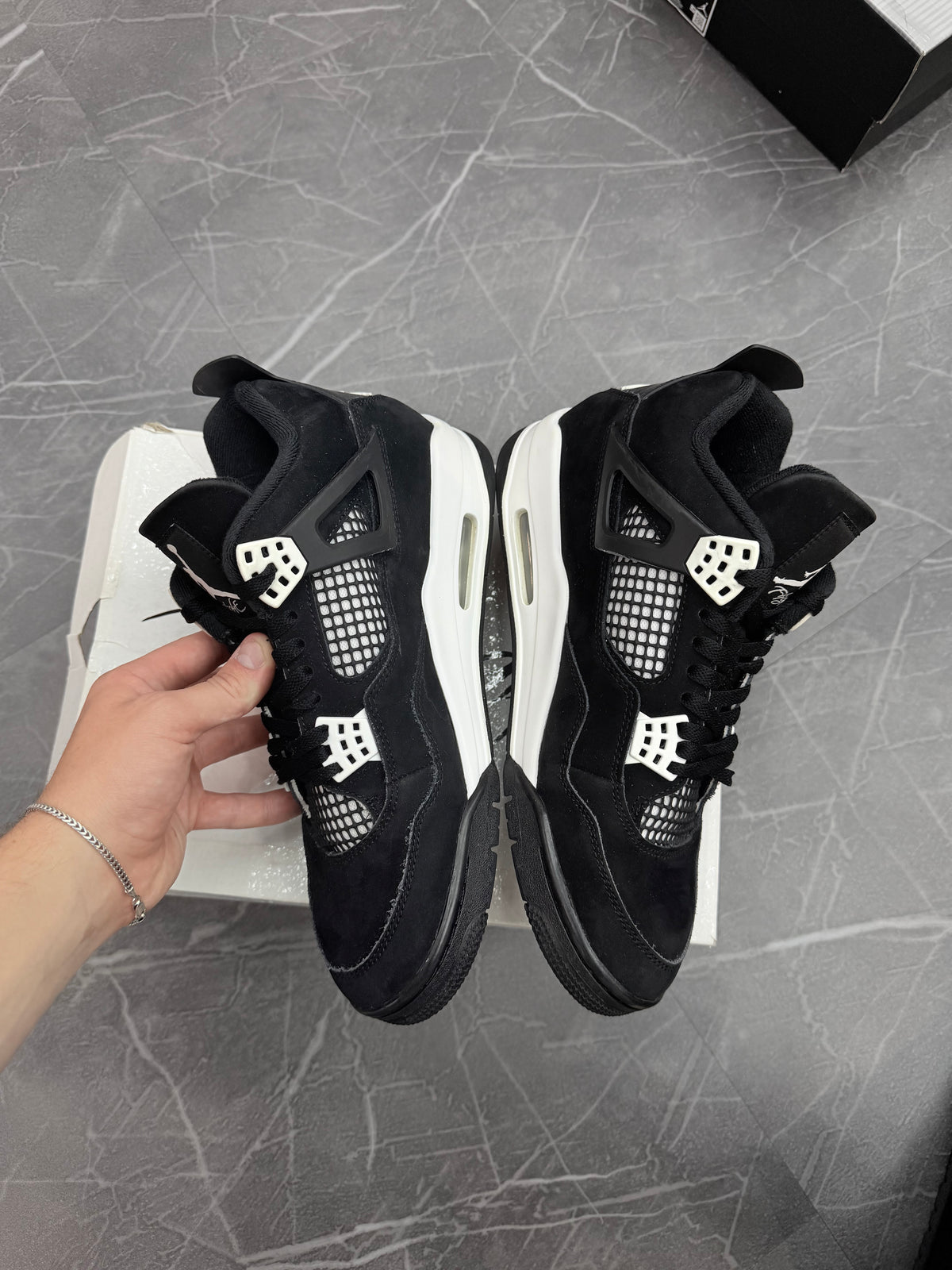 Jordan 4 White Thunder