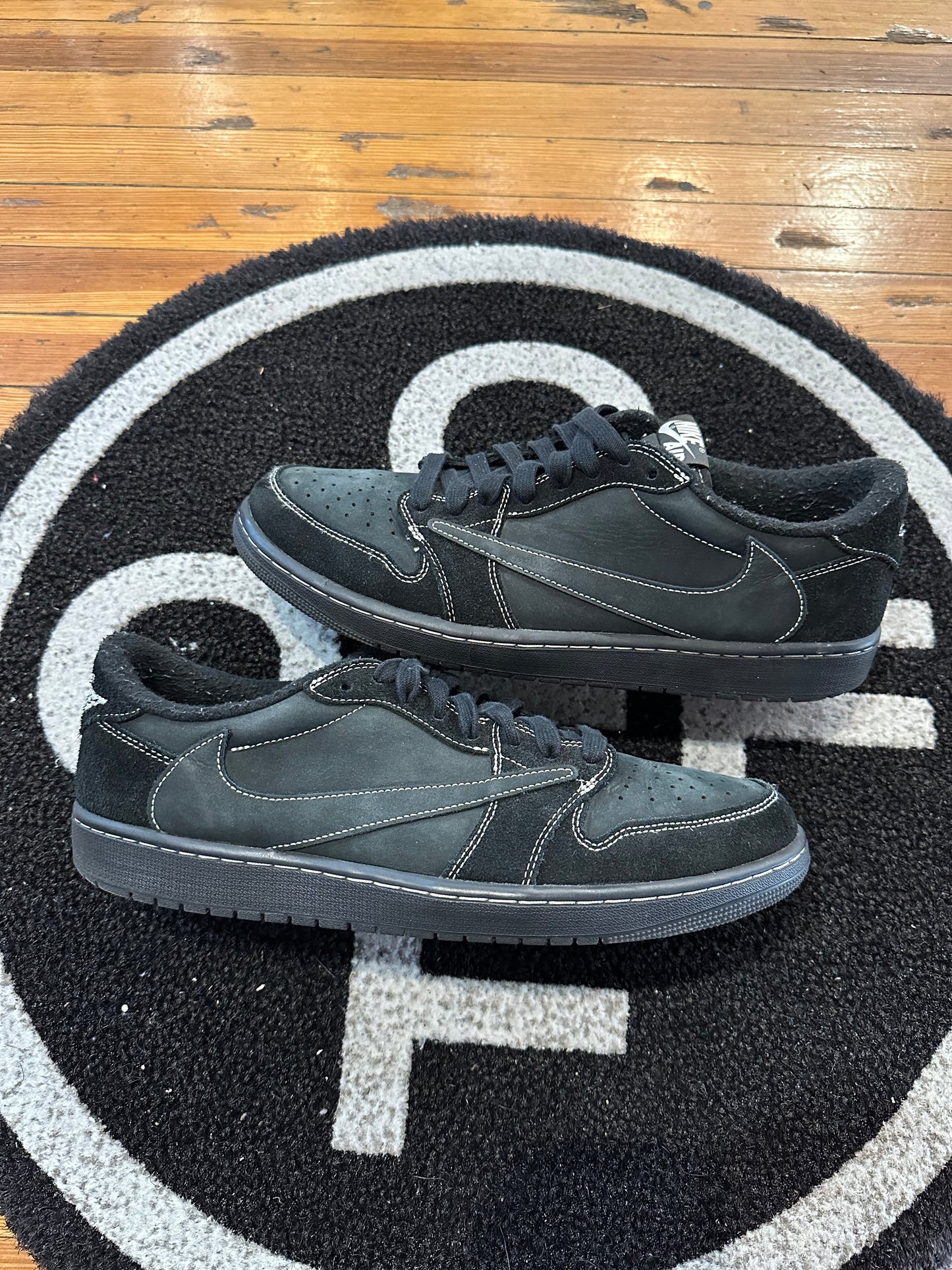 Jordan 1 Travis Low “Phantom”
