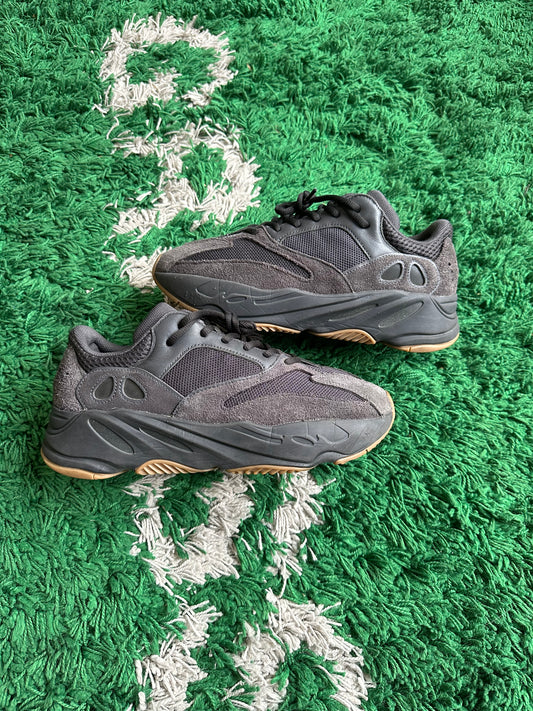 Yeezy 700 “Utility Black”