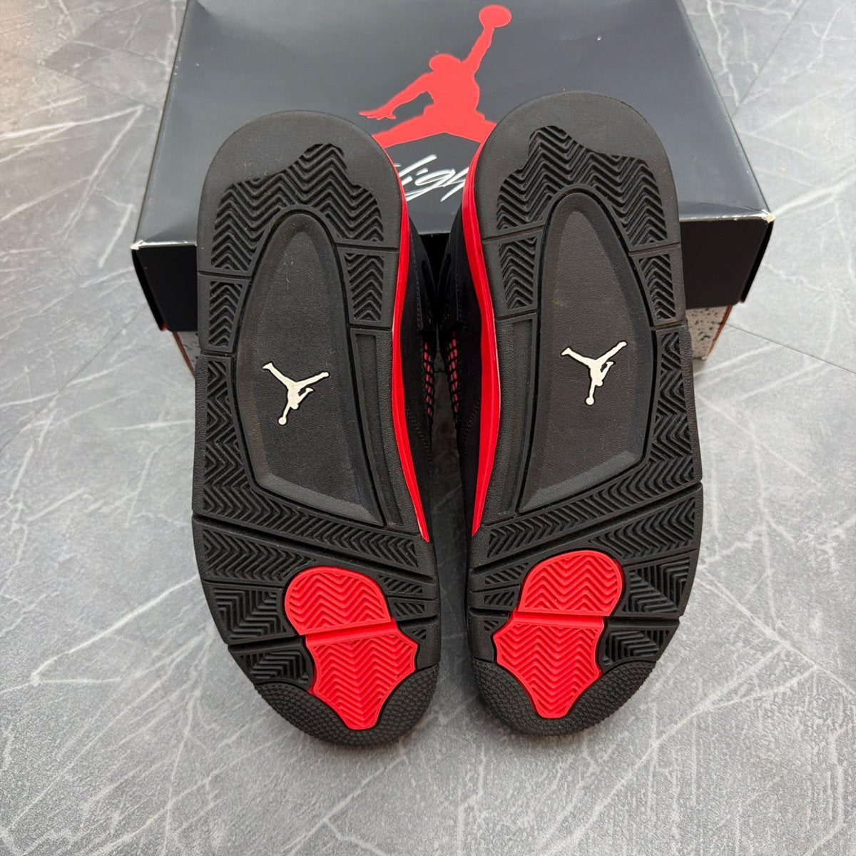 Jordan 4 Retro Red Thunder (Size 10.5) (VNDS)