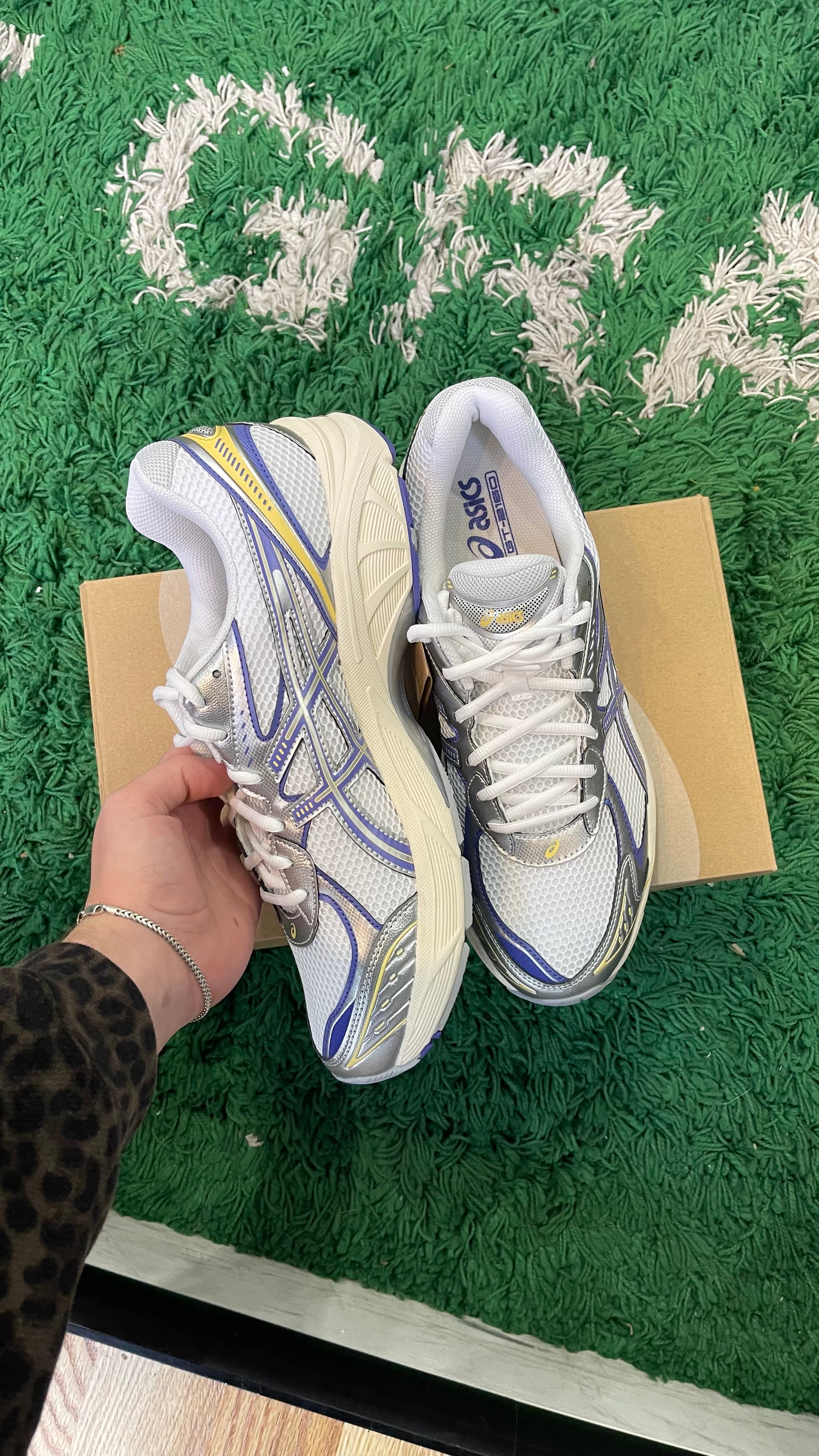 ASICS GT-2160 “White Blue Violet”