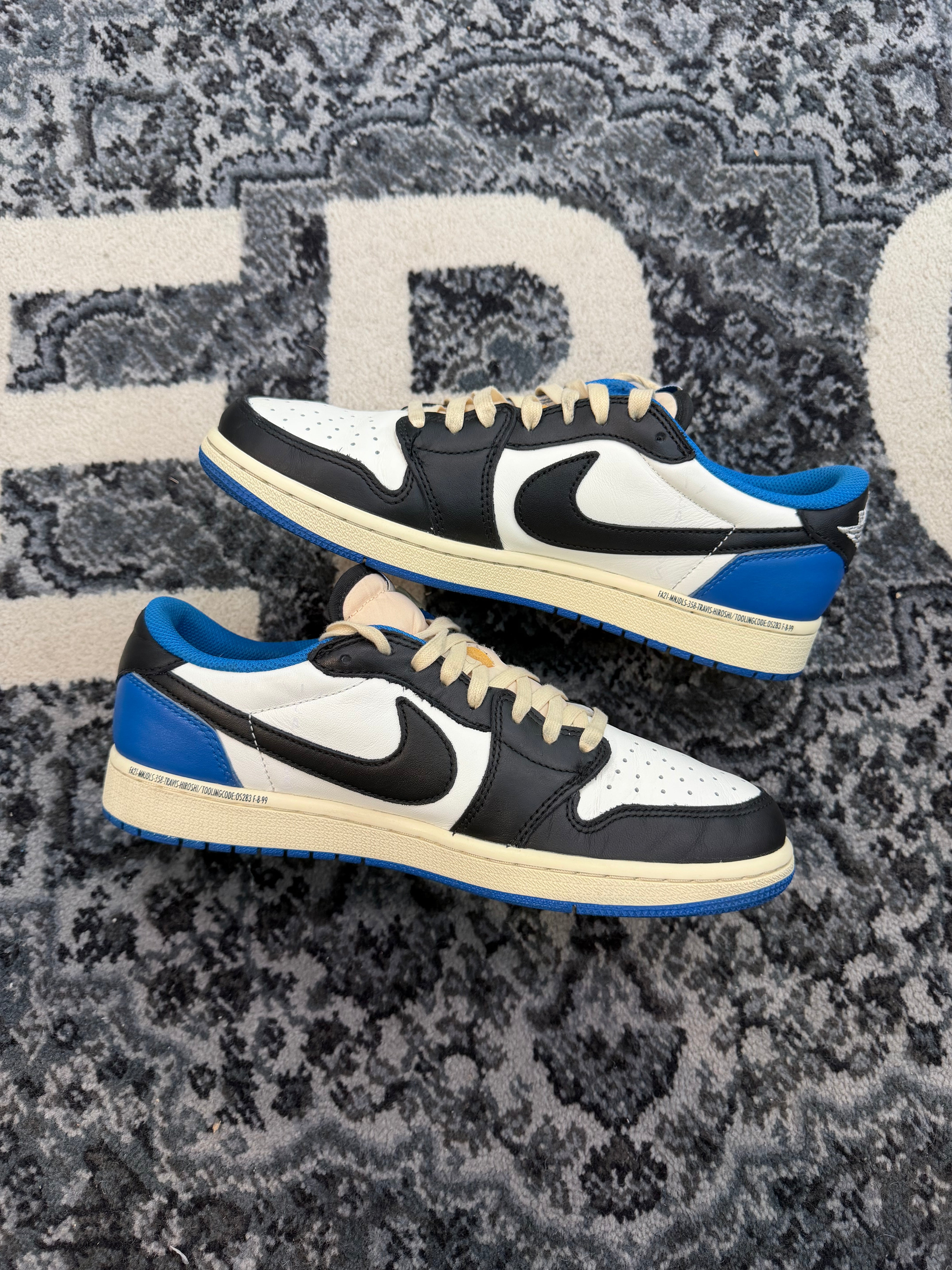 Jordan 1 Low Travis Scott “Fragment”