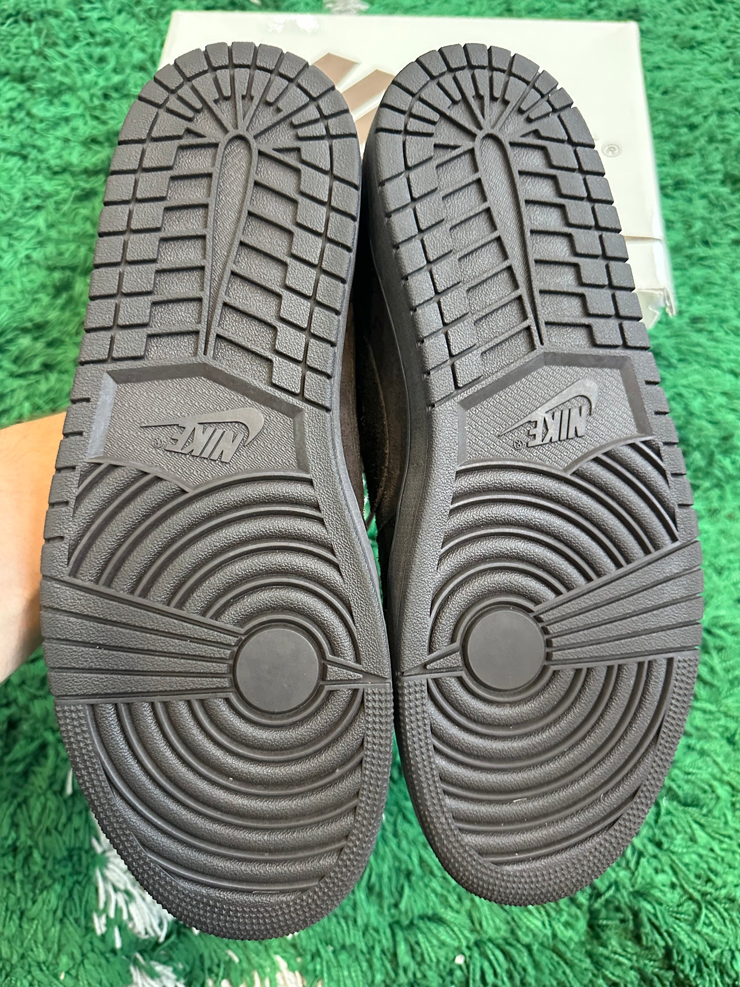 Jordan 1 Low Travis Scott “Velvet Brown”