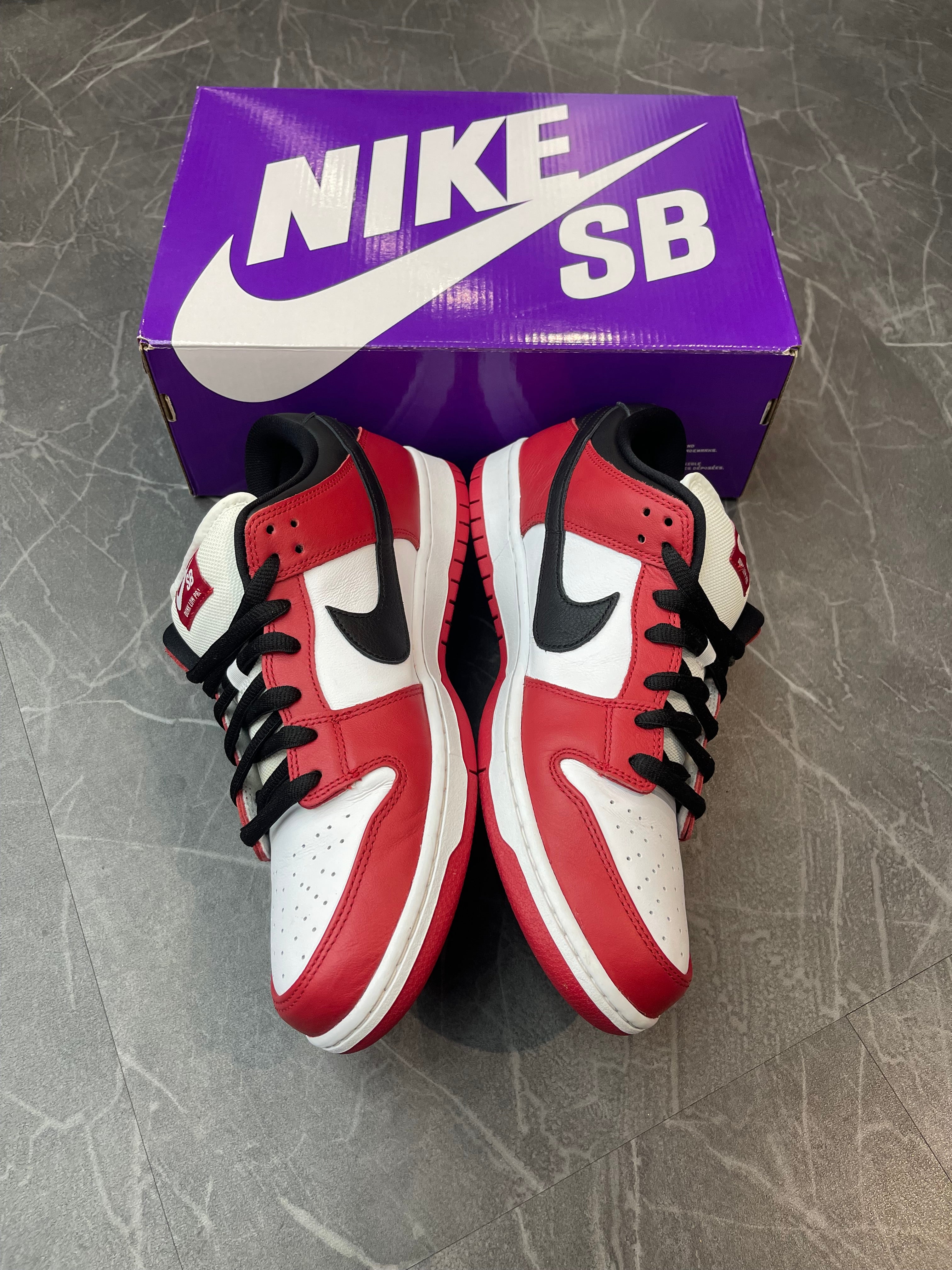 Nike SB Dunk Low “Chicago”