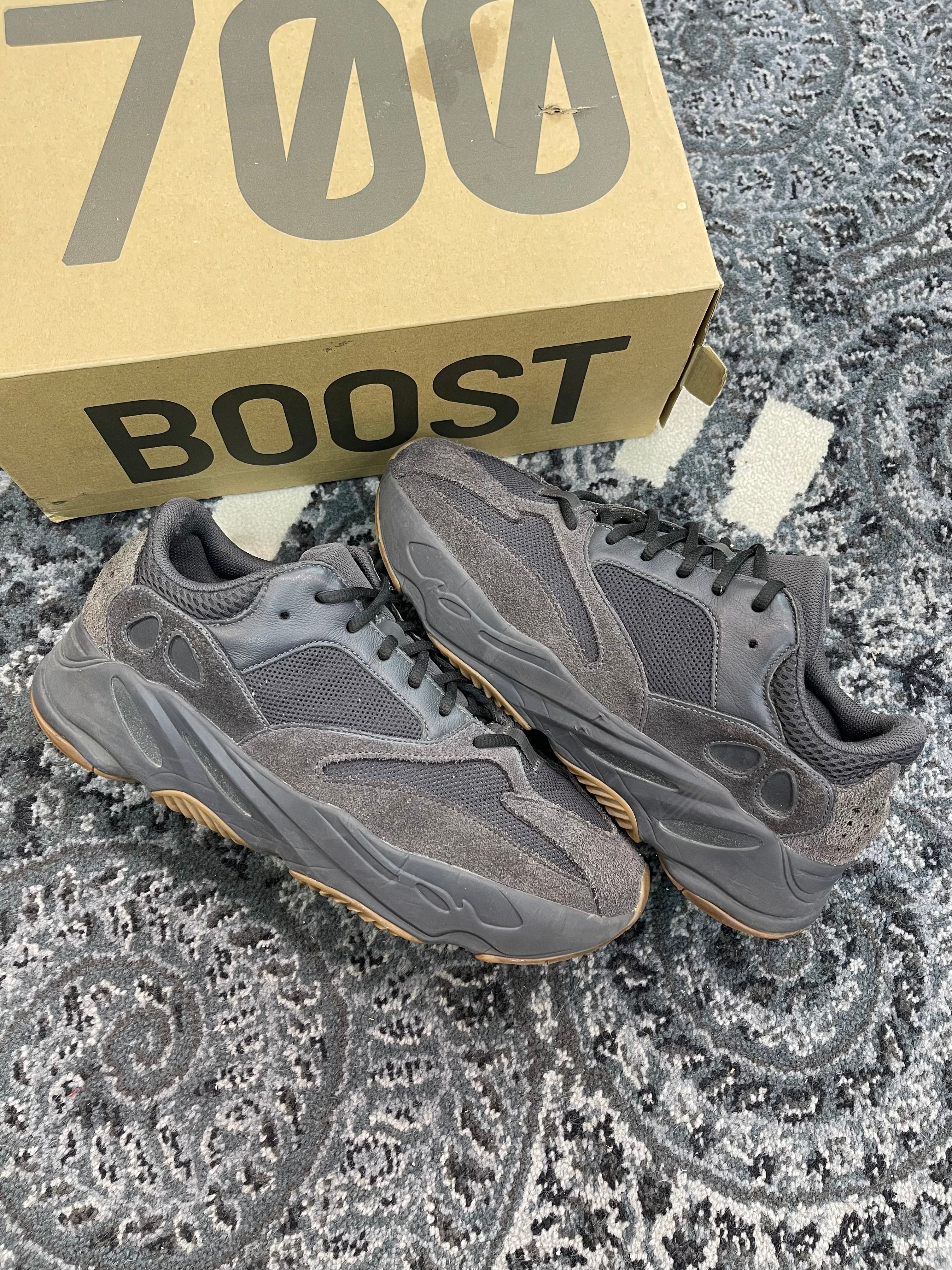 Yeezy 700 “Utility Black”