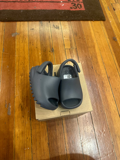 Yeezy Slide “Slate Grey” TD