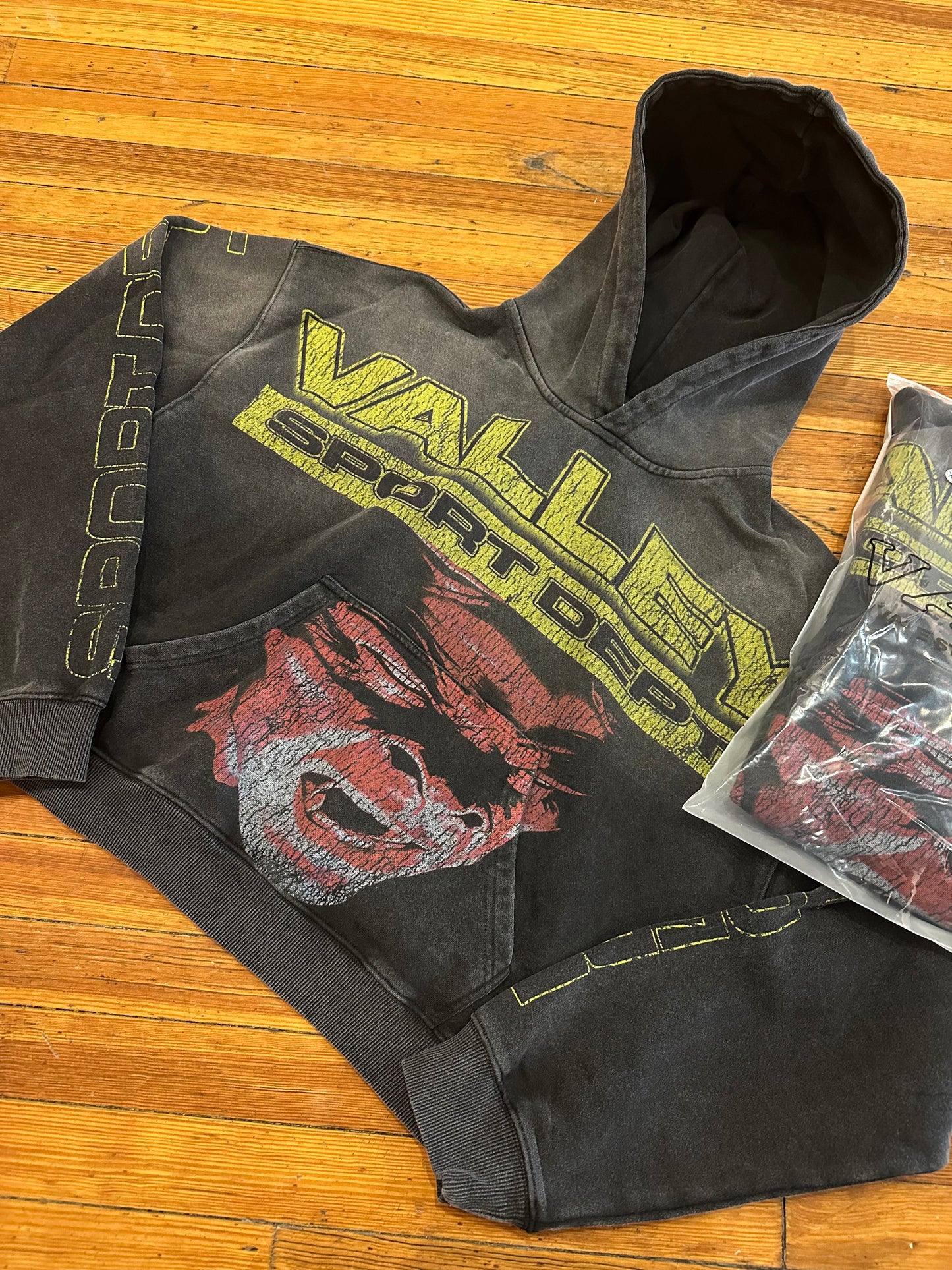 Vale Forever “Hellboy pullover”