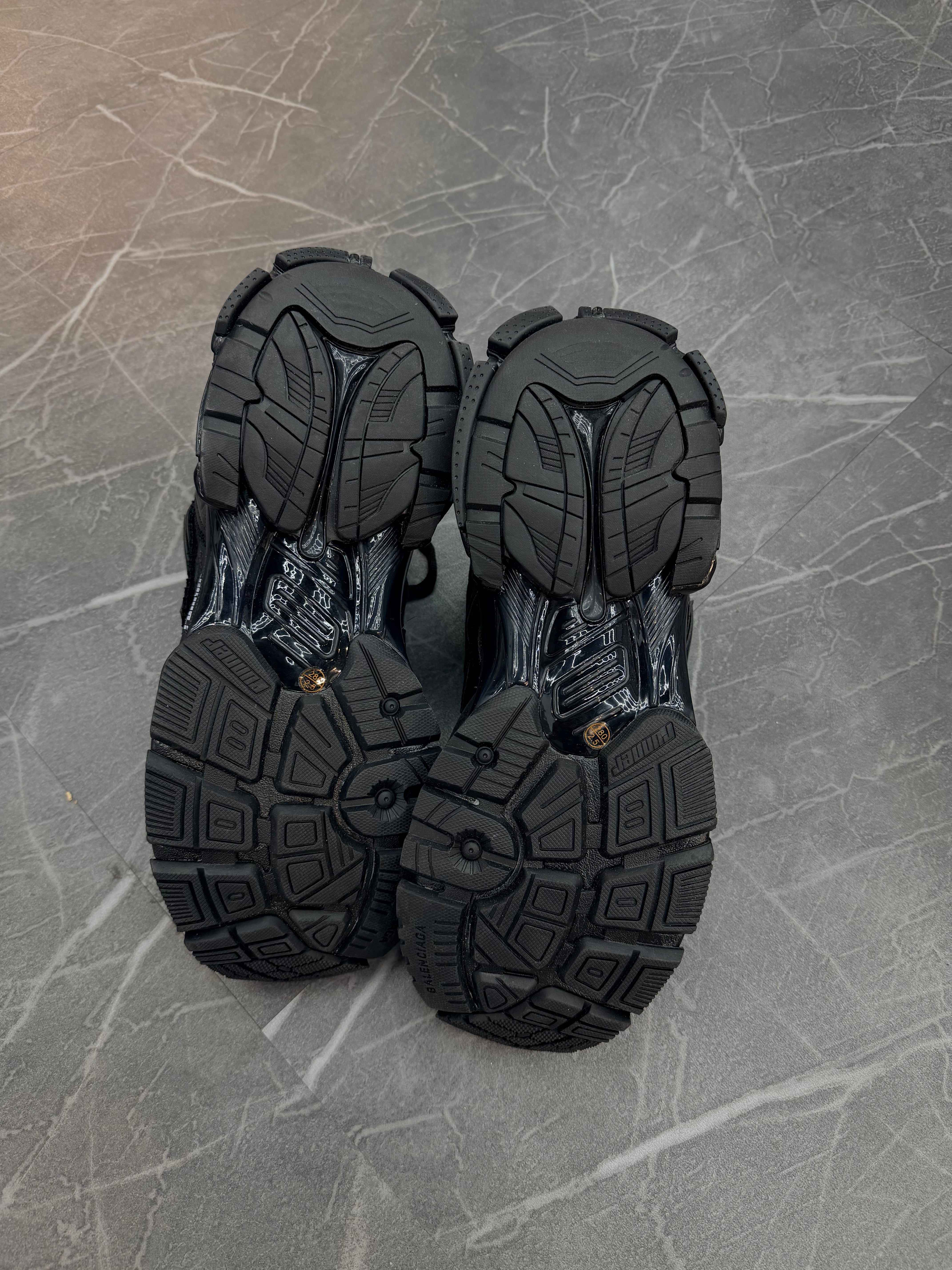 Balenciaga Runner Black