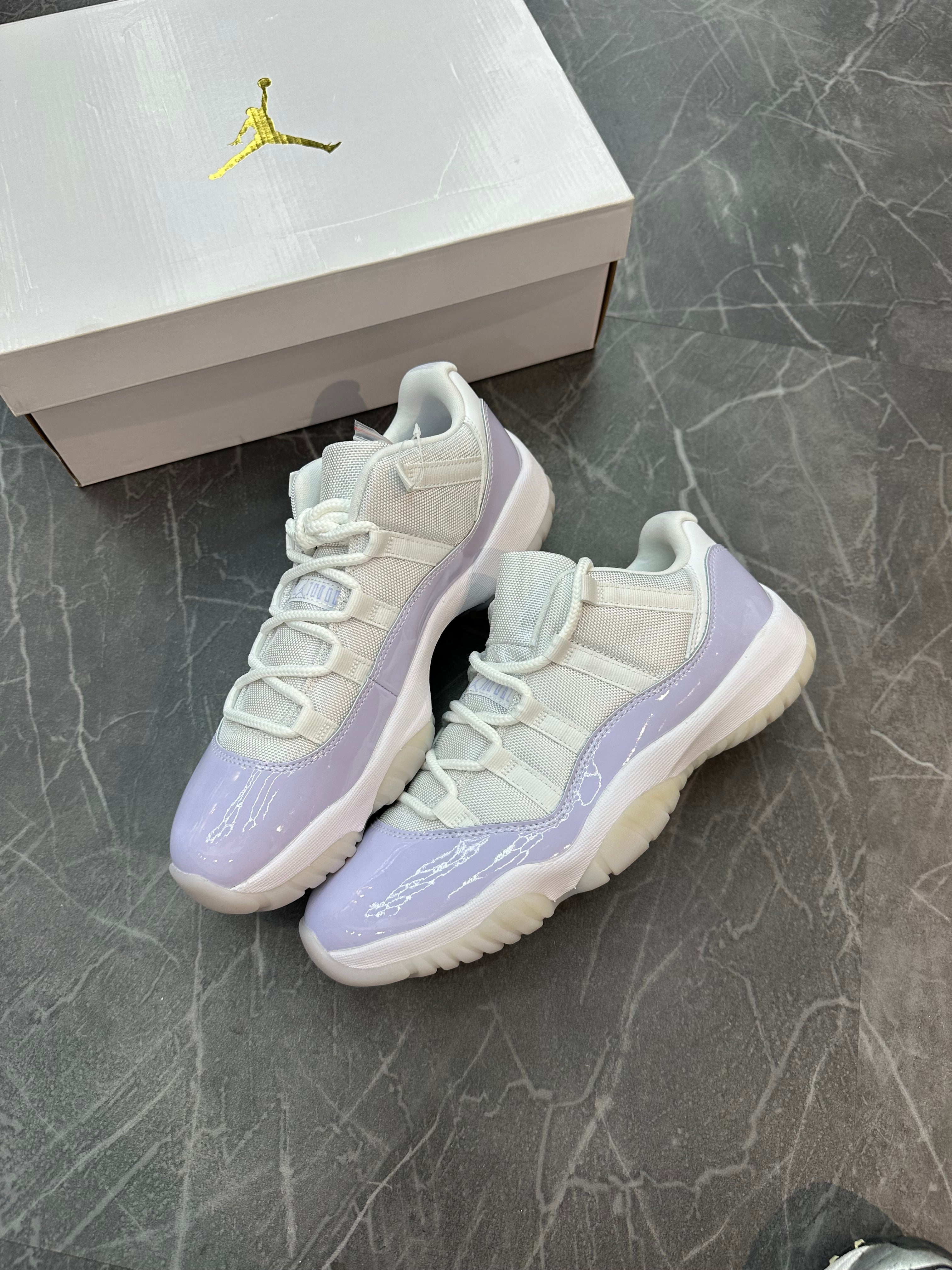 Jordan 11 Low “Pure Violet”