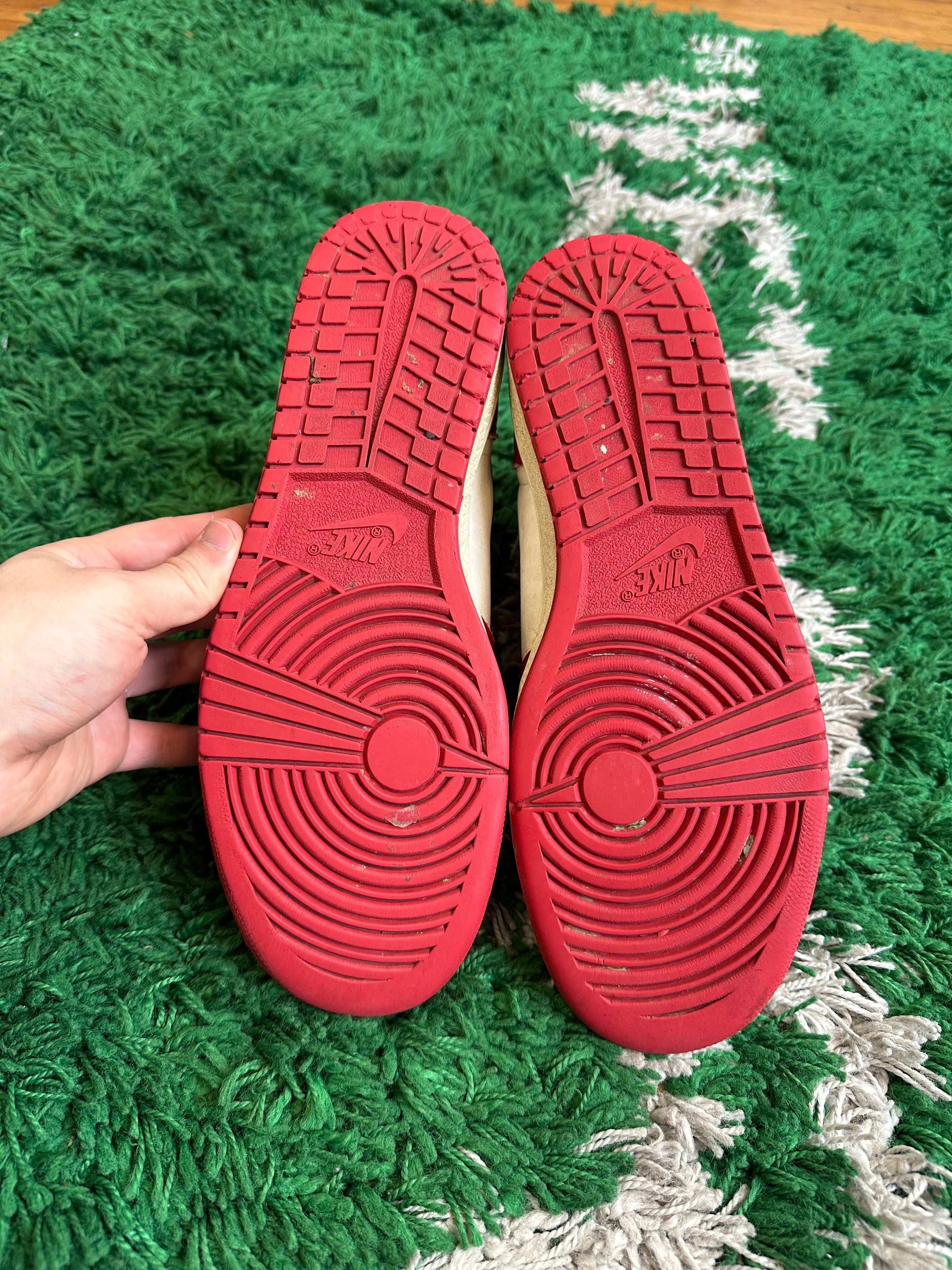 Jordan 1 OG “Chicago” (1985)