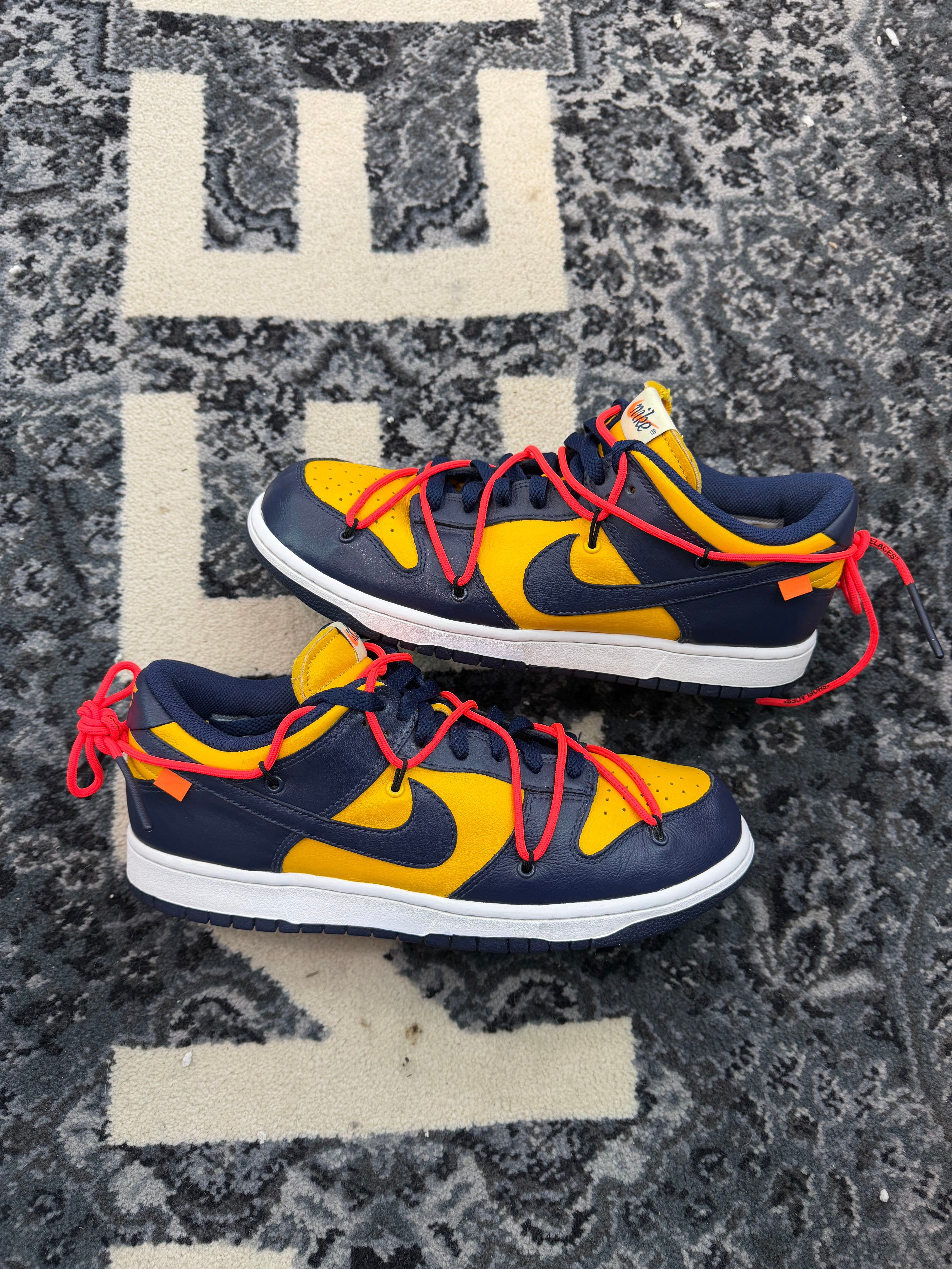 Nike Dunk Low Off White “Michigan”