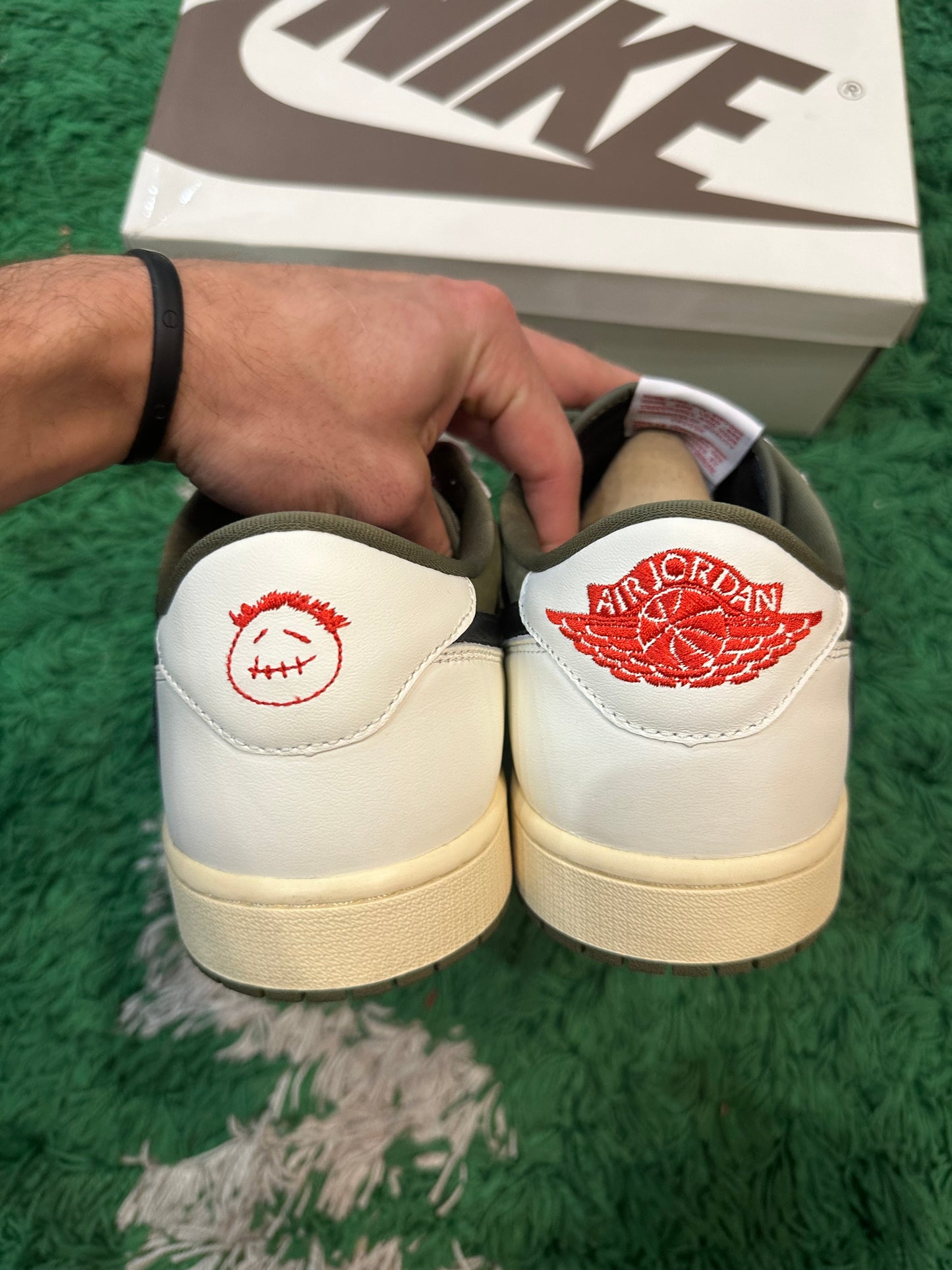 Jordan 1 Low Travis Scott “Medium Olive”