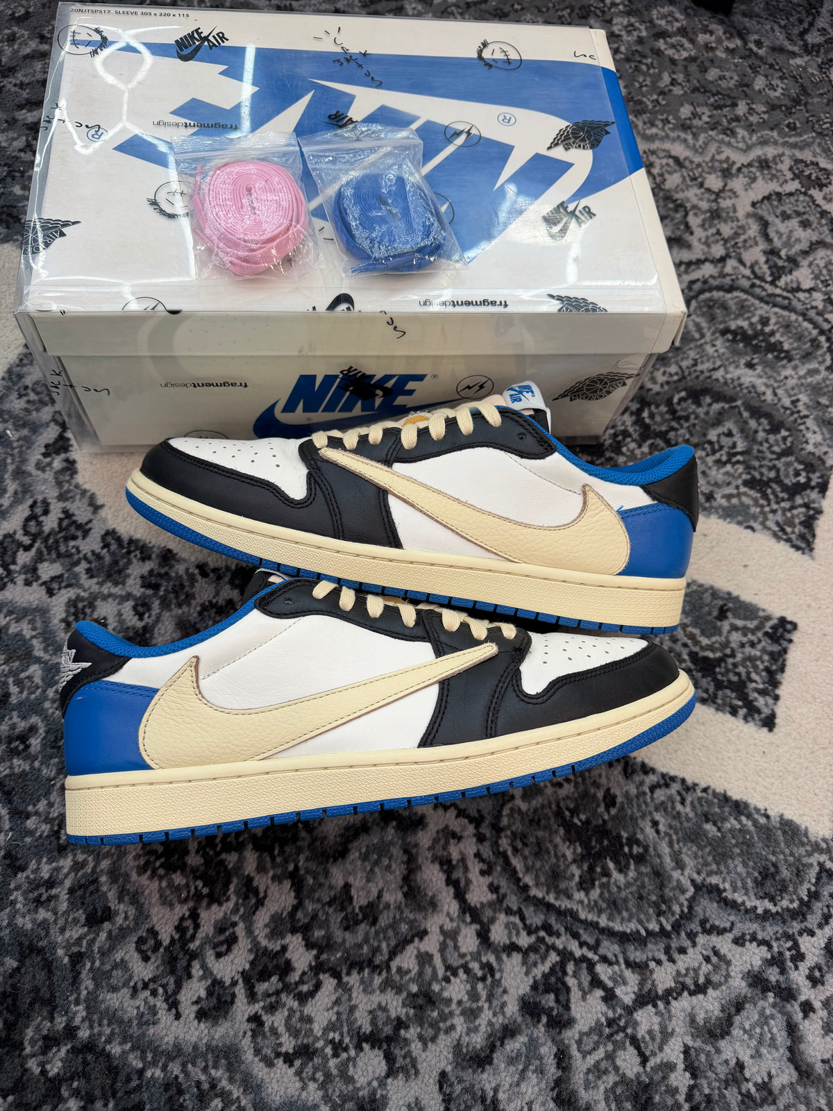 Jordan 1 Low x Travis Scott “Fragment”