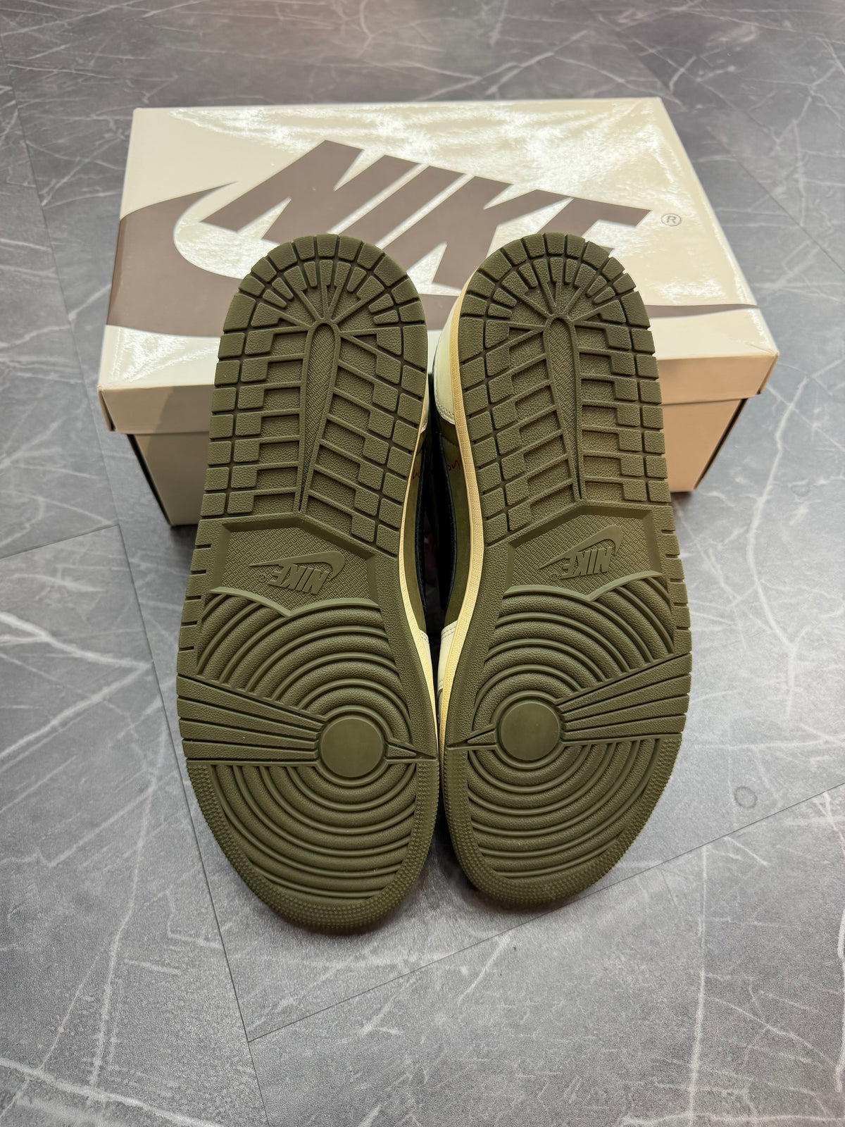 Jordan 1 Low x Travis Scott “Medium Olive”