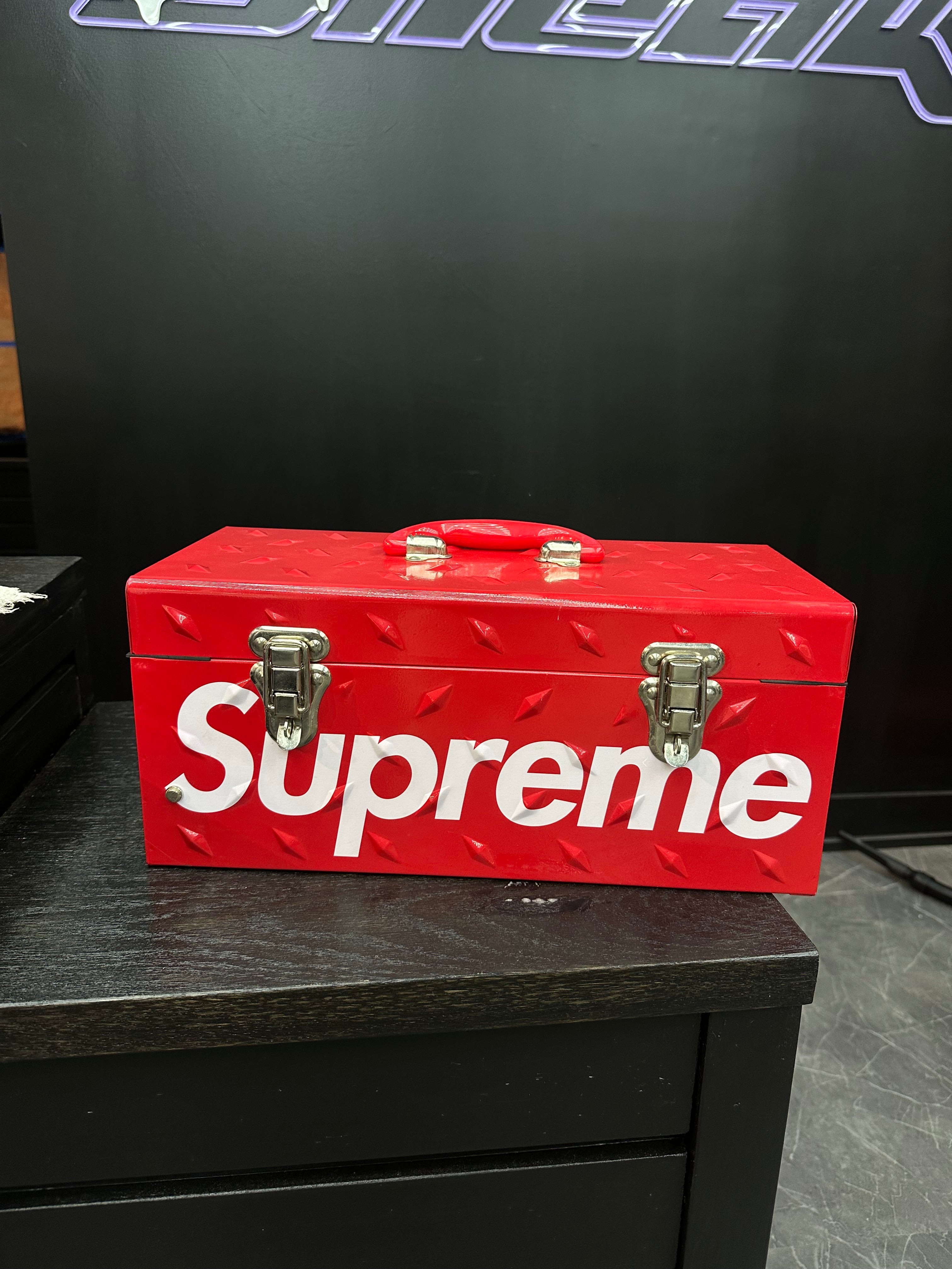 Supreme Diamond Plate Tool Box
