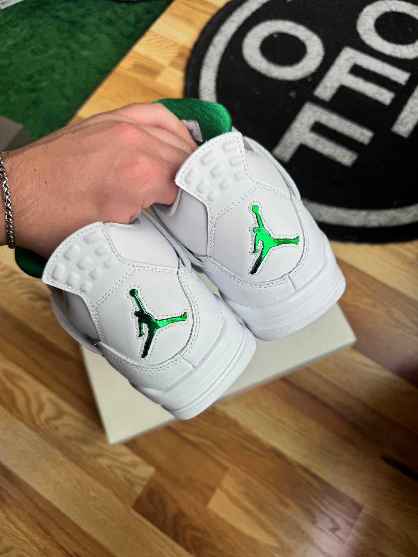 Jordan 4 “Metallic Green”
