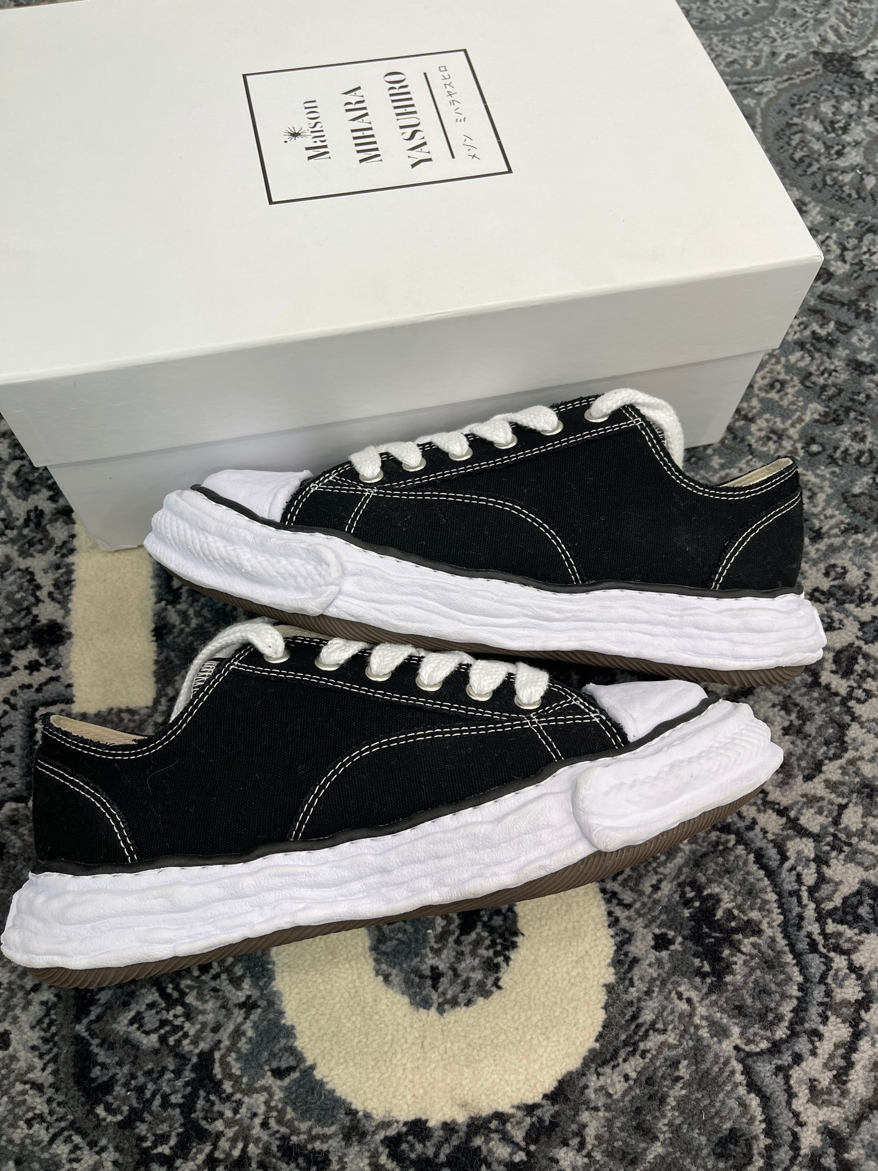 Maison Mihara Peterson Canvas Low “Black”