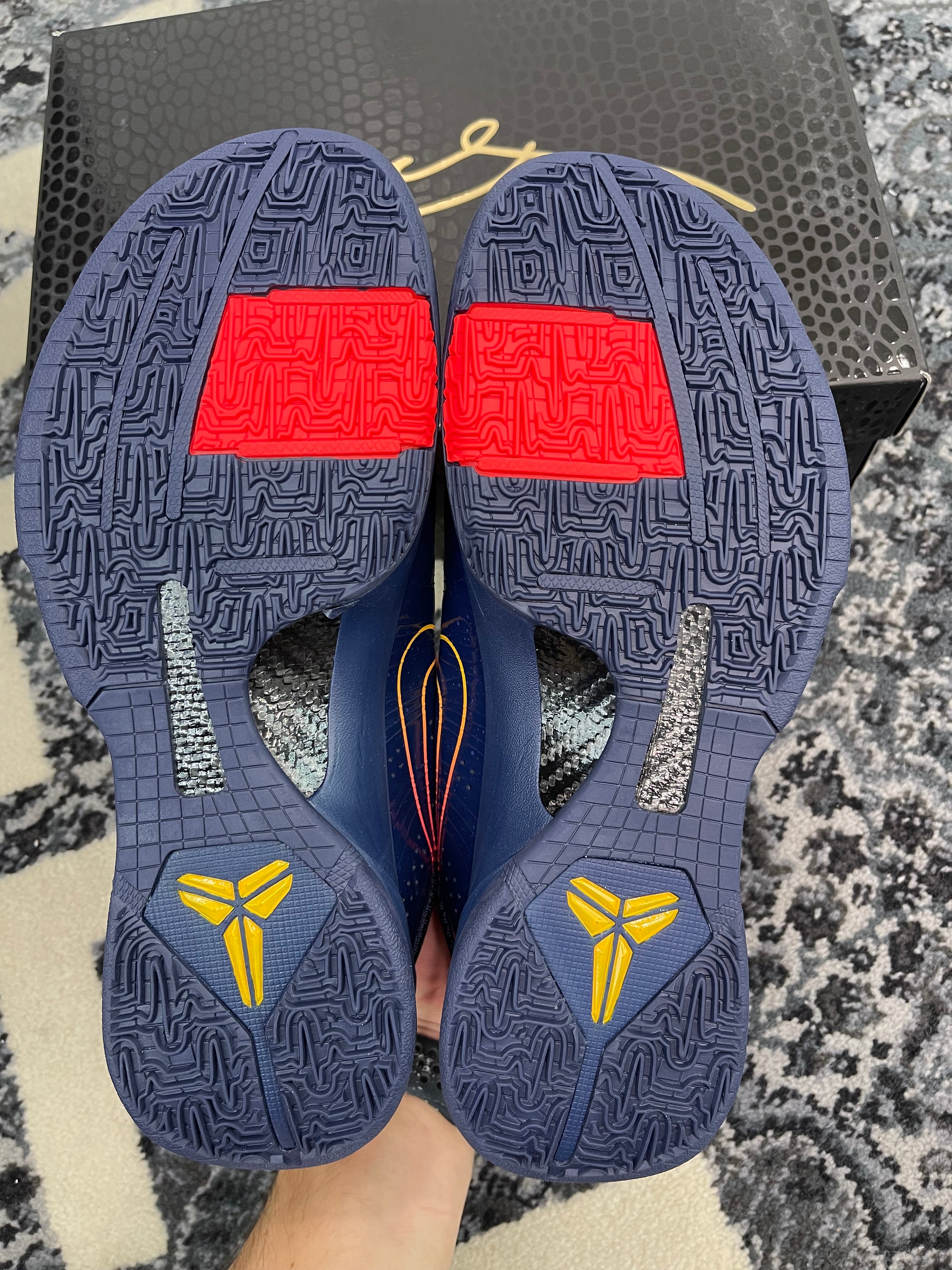 Kobe 5 Protro “Caitlin Clark”
