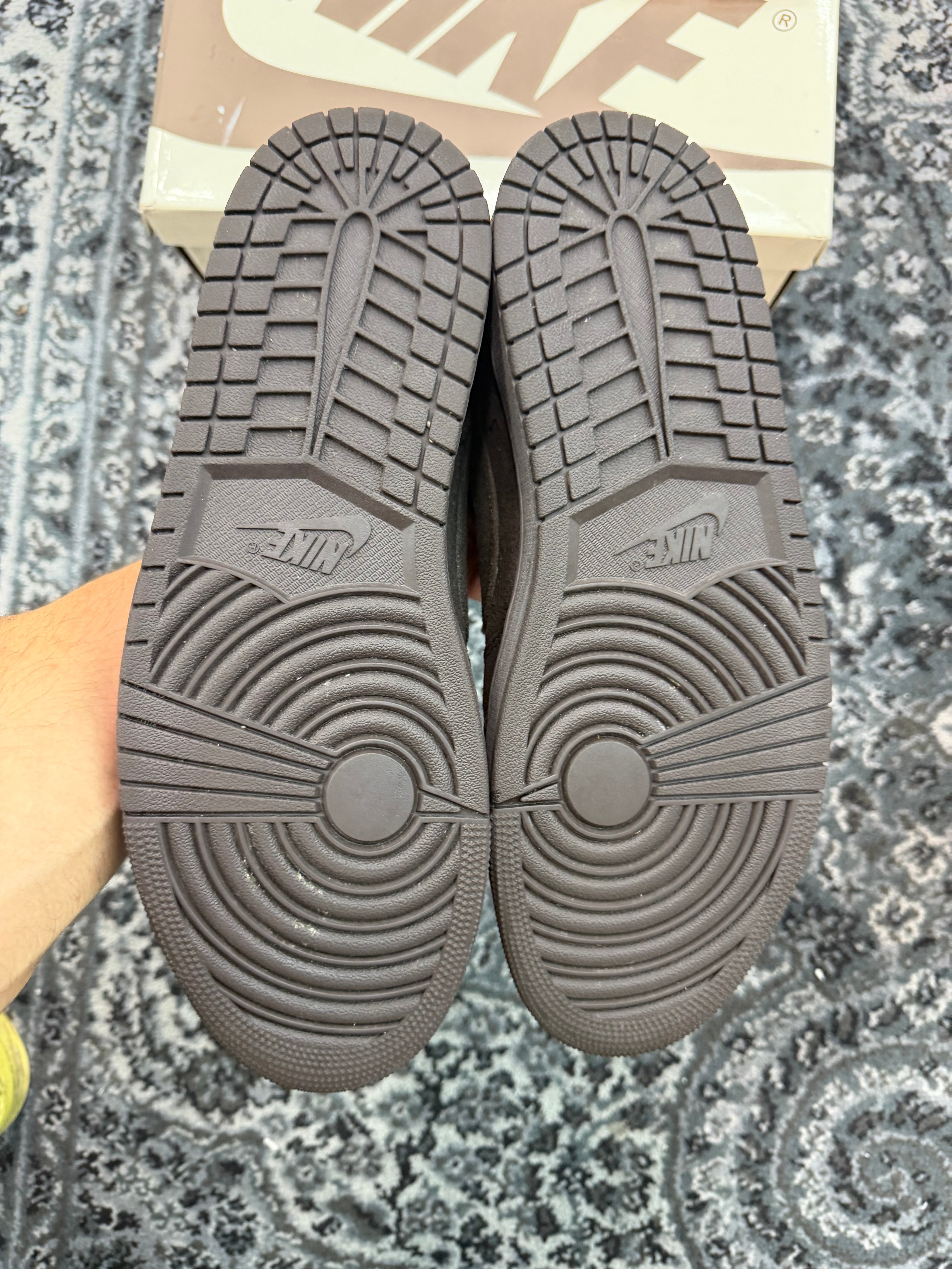 Jordan 1 Low Travis Scott “Velvet Brown”