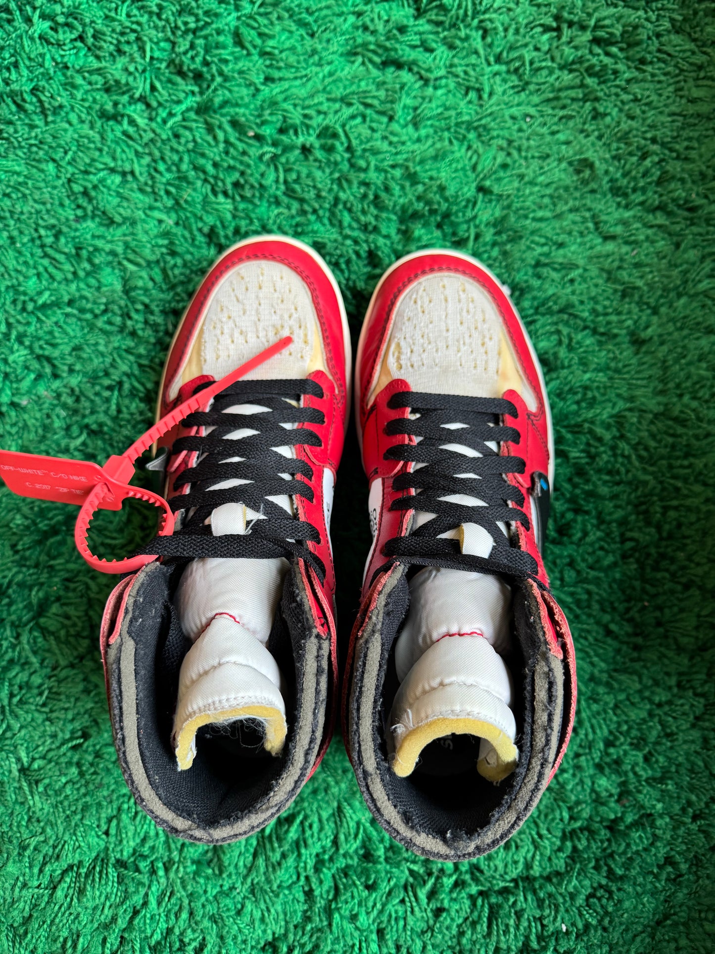 Jordan 1 High x Off White “Chicago”