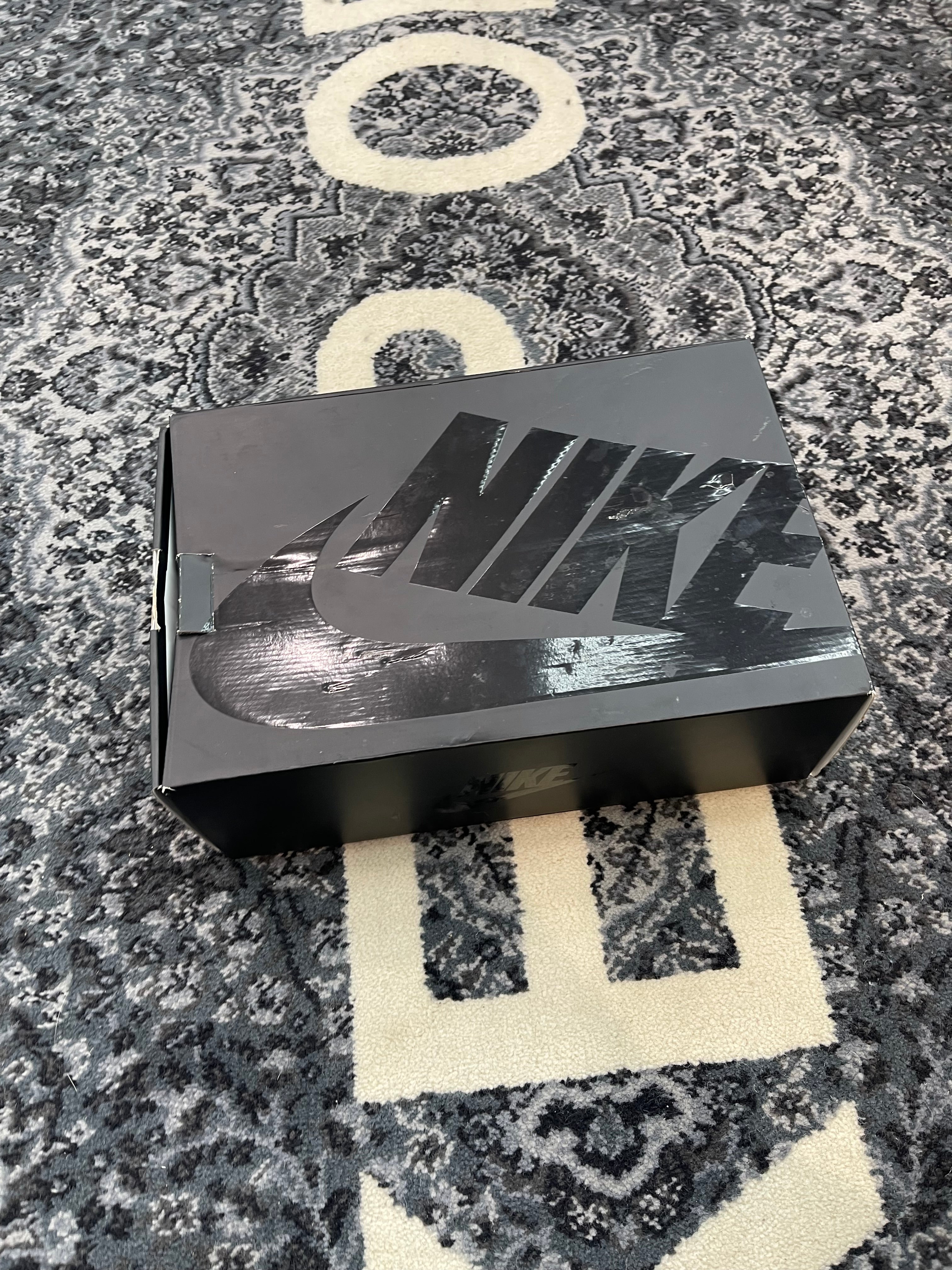 Nike Zoom Vomero 5 “Black White”