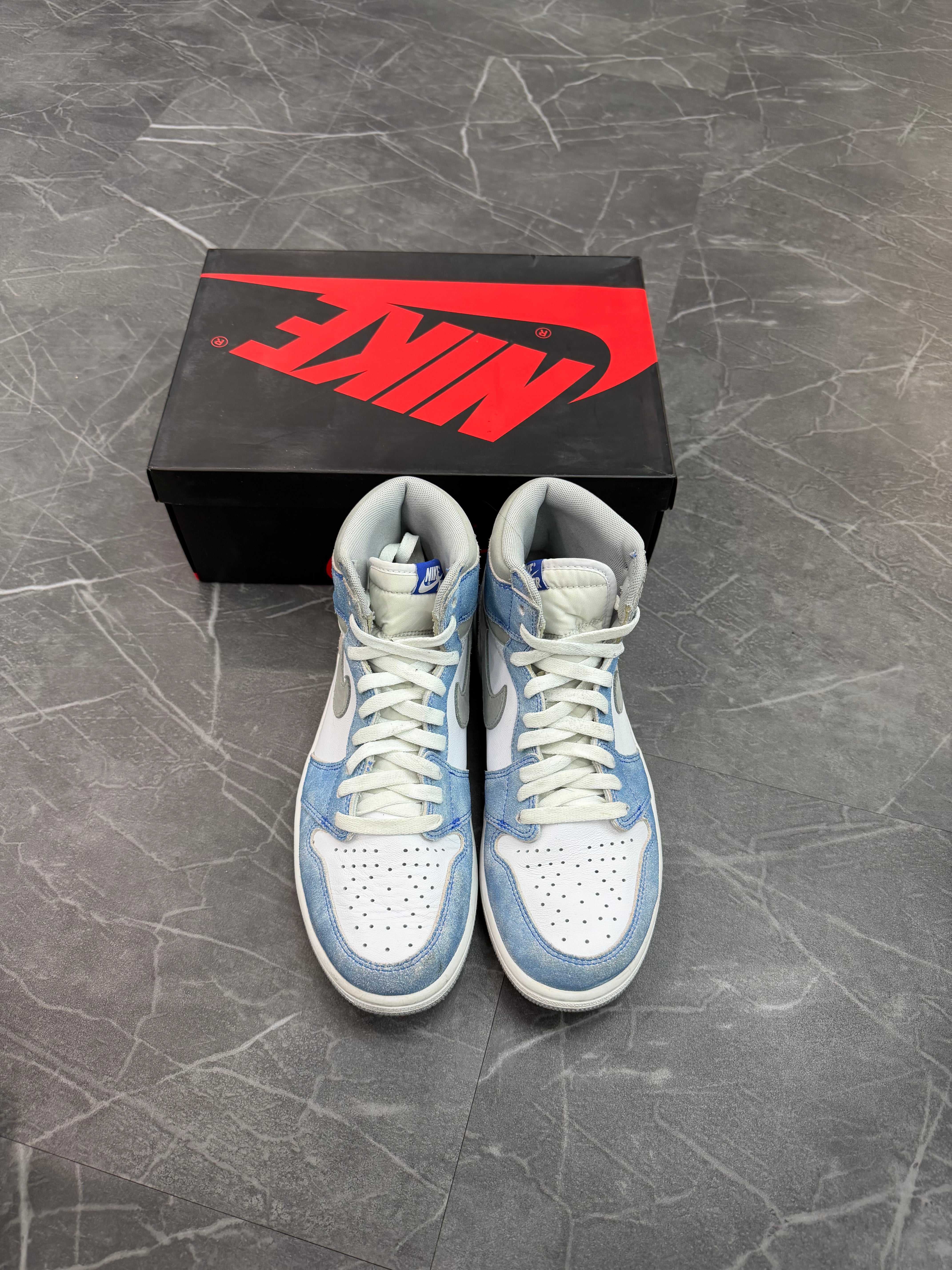 Jordan 1 High “Hyper Royal”