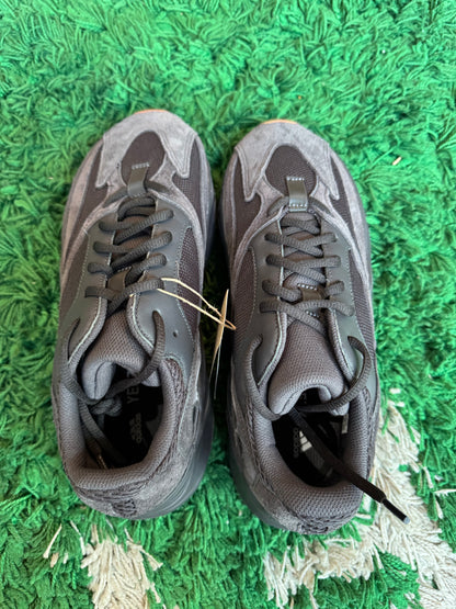 Yeezy 700 “Utility Black”