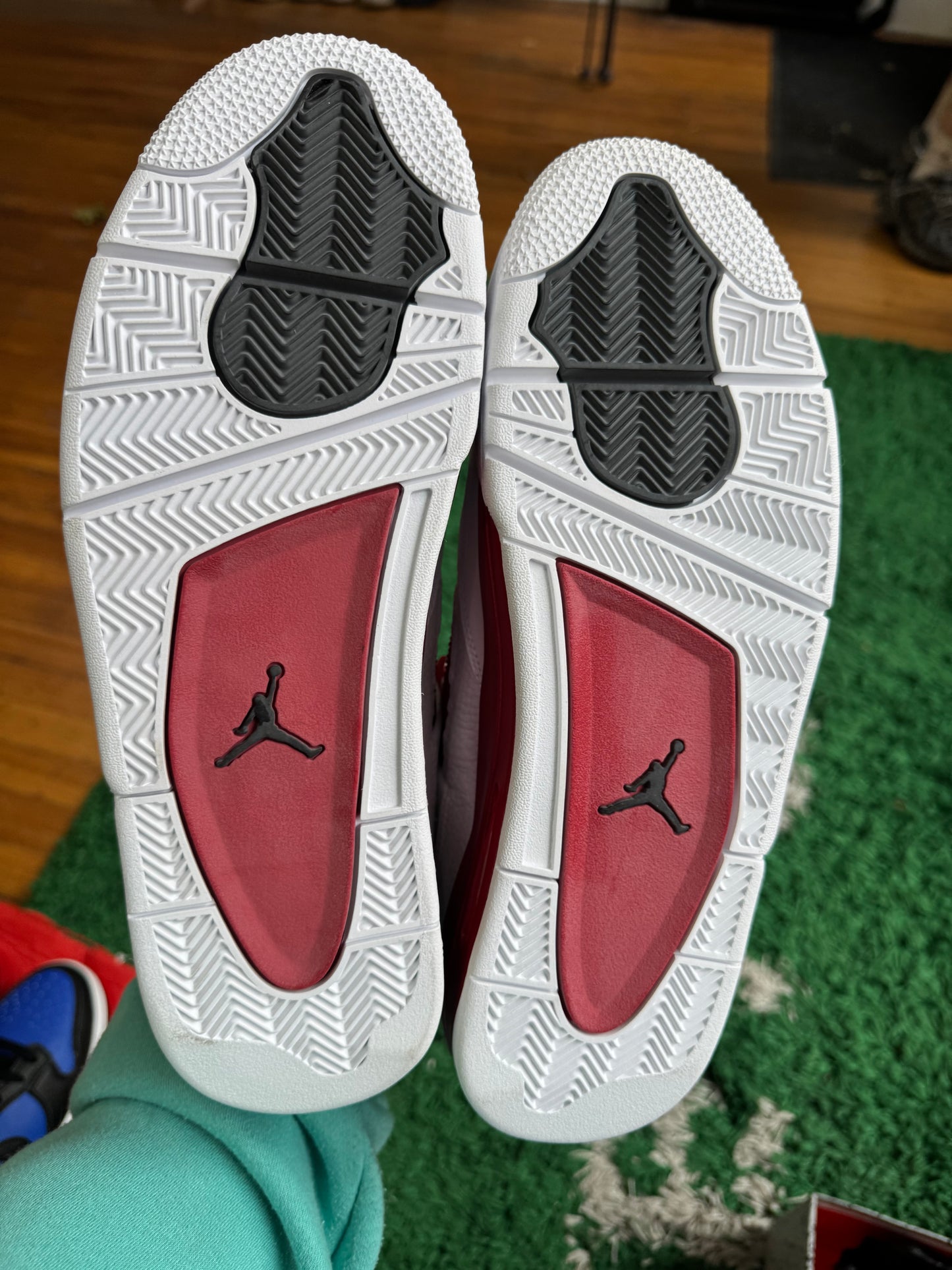 Jordan 4 “Alternate 89”