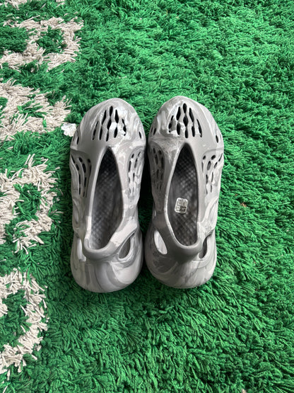 Yeezy Foam Runner “MX Granite”