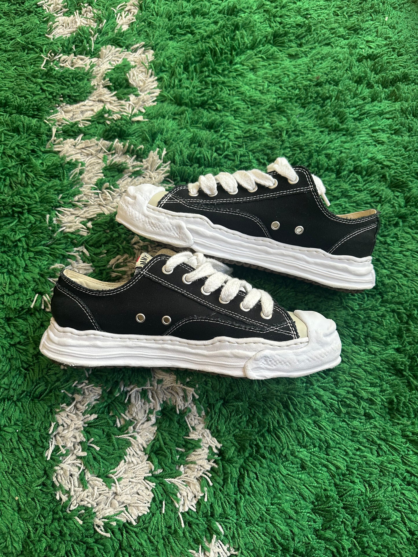 Maison Mihara Canvas Low “Black”