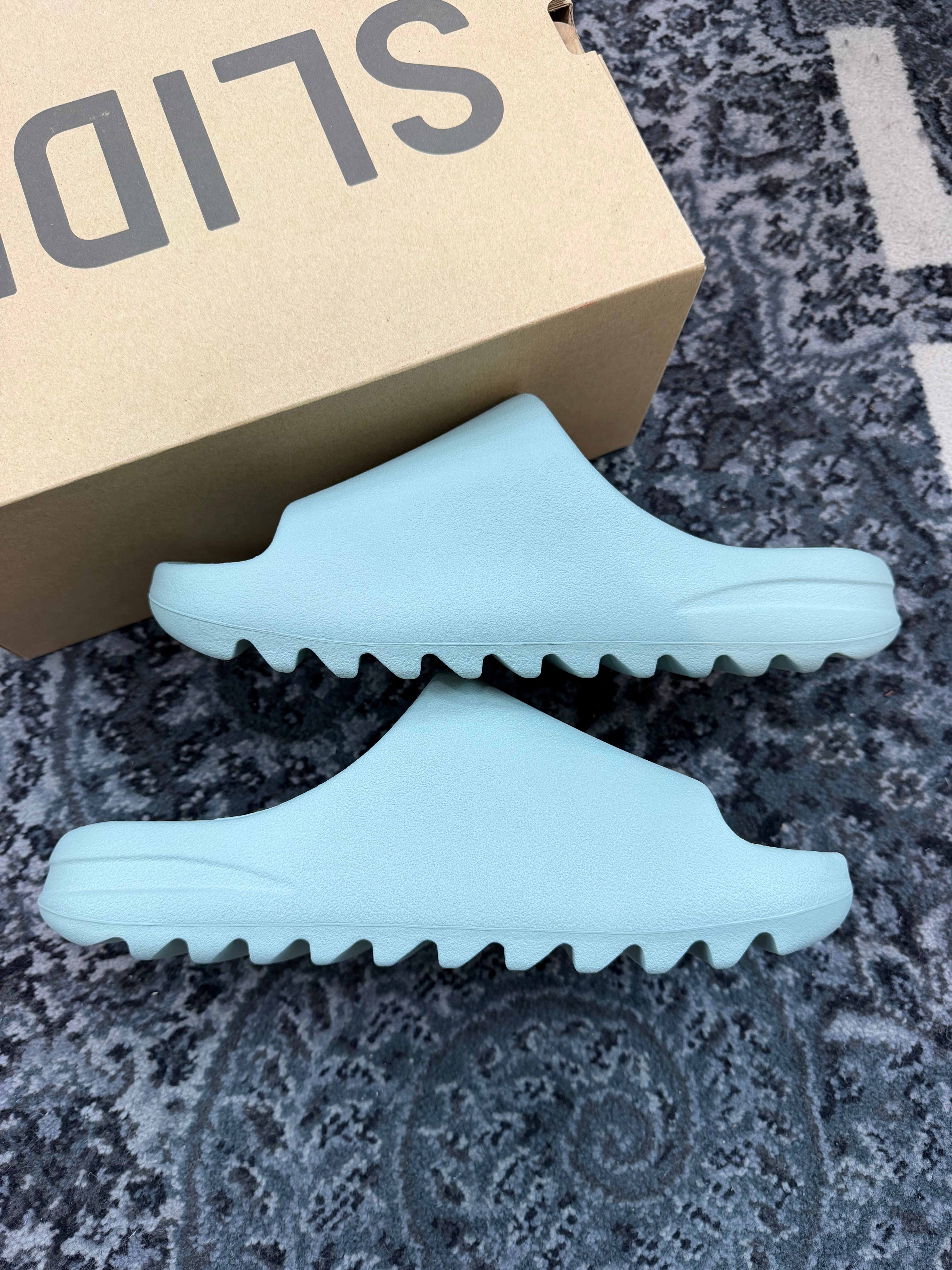 Yeezy Slides “Salt”