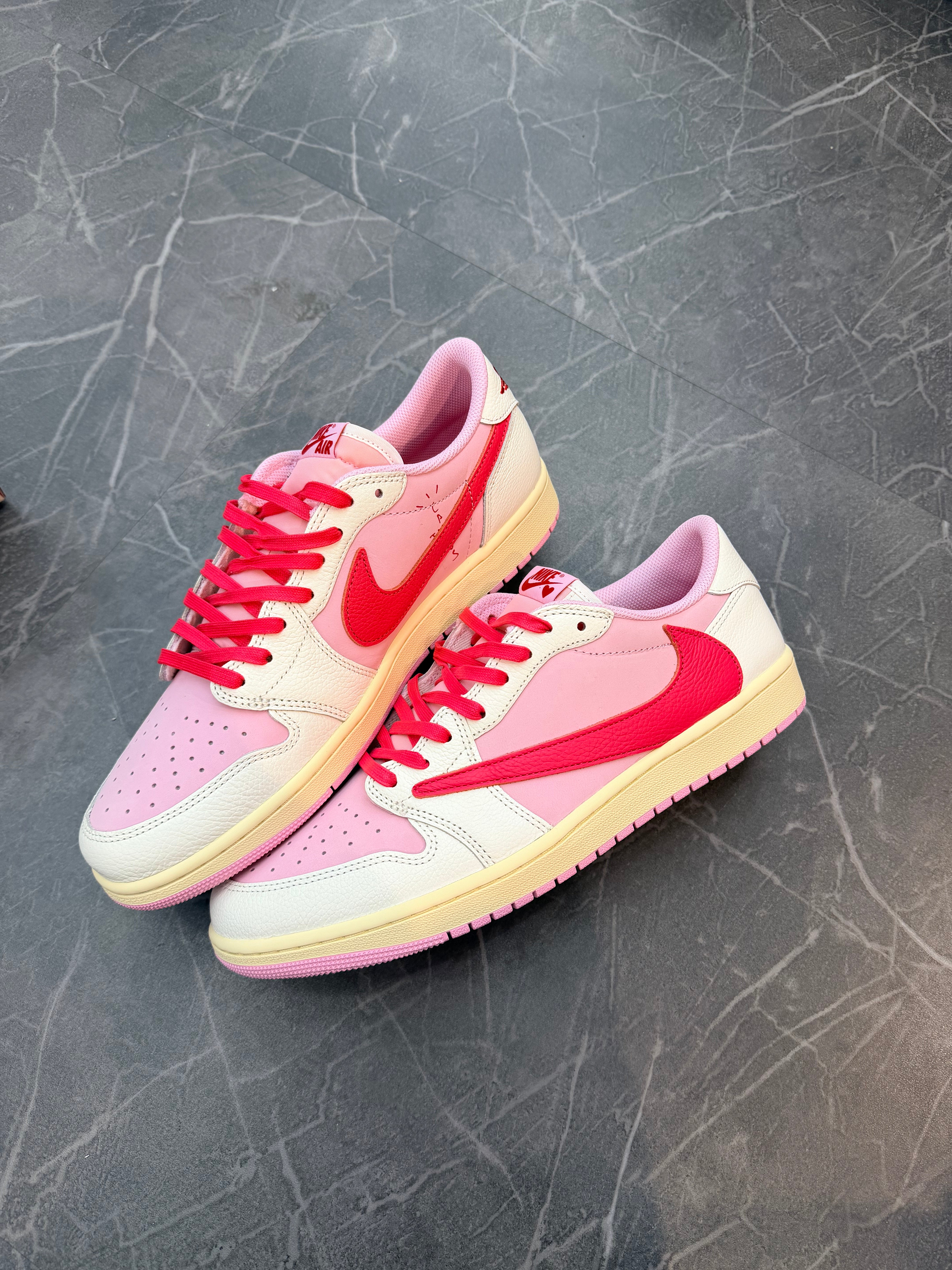 Travis Scott Jordan 1 Low “Tropical Pink”