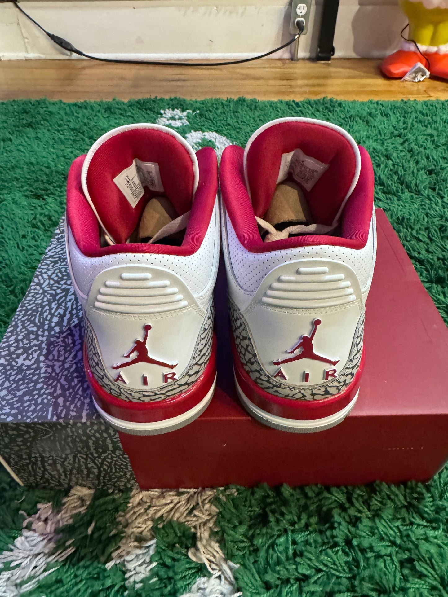 Jordan 3 “Cardinal”