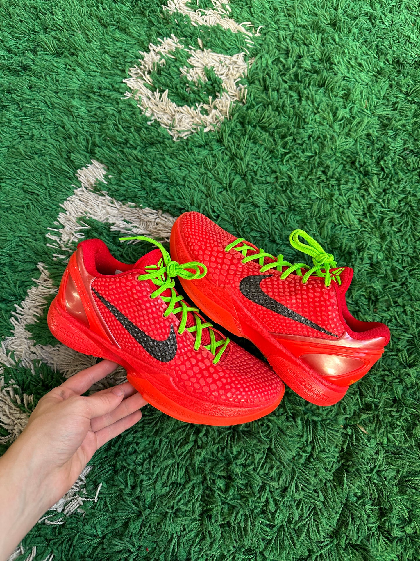 Kobe 6 Protro “Reverse Grinch”