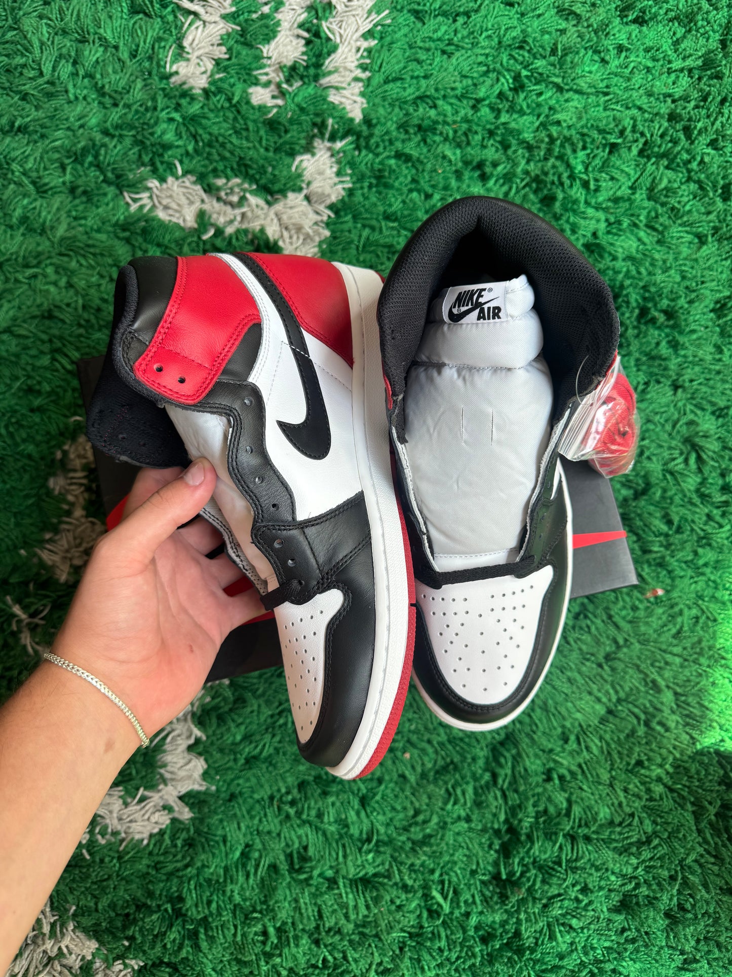 Jordan 1 High Black Toe (2016)