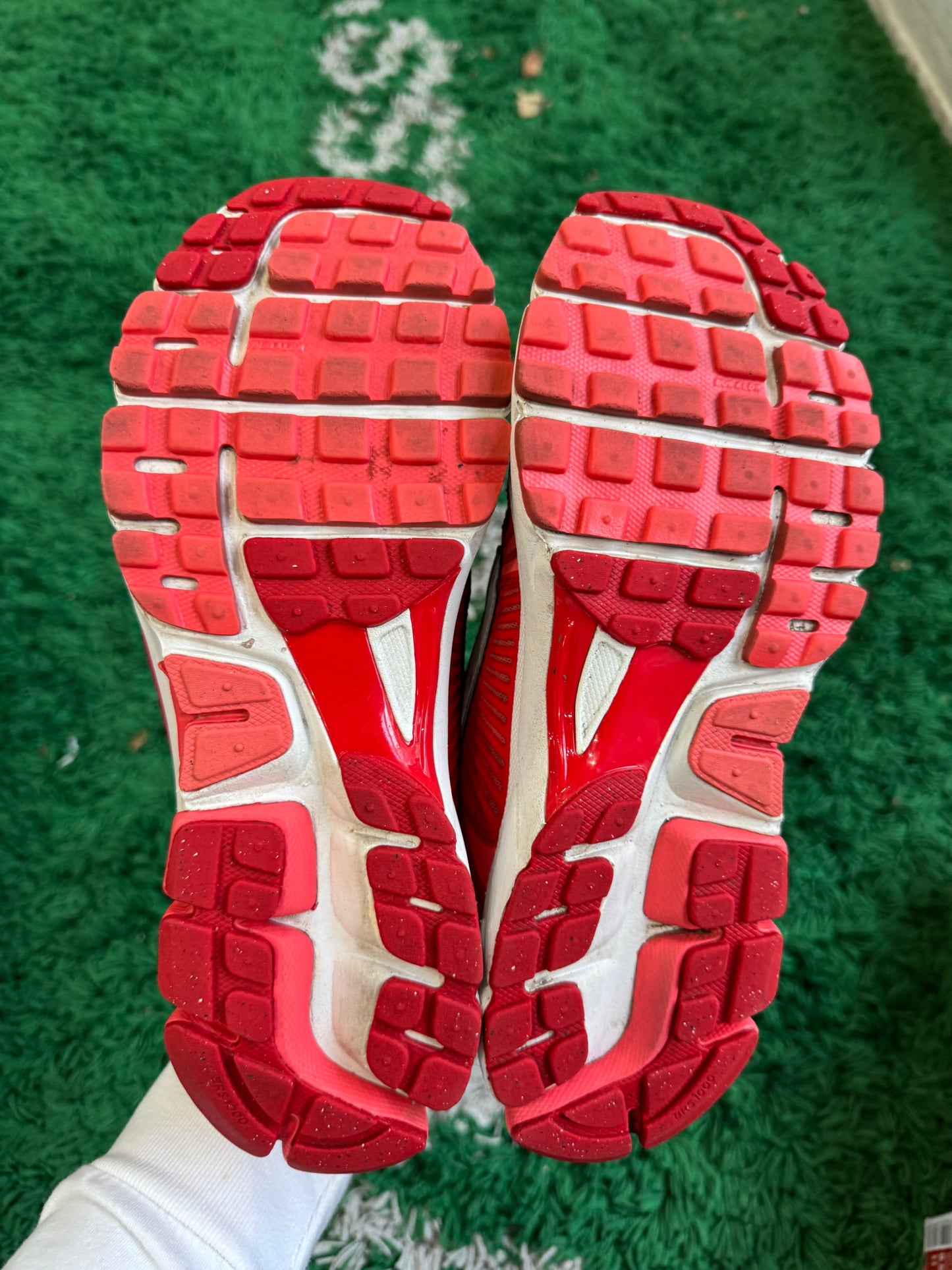 Nike Zoom Vomero 5 “University Red”