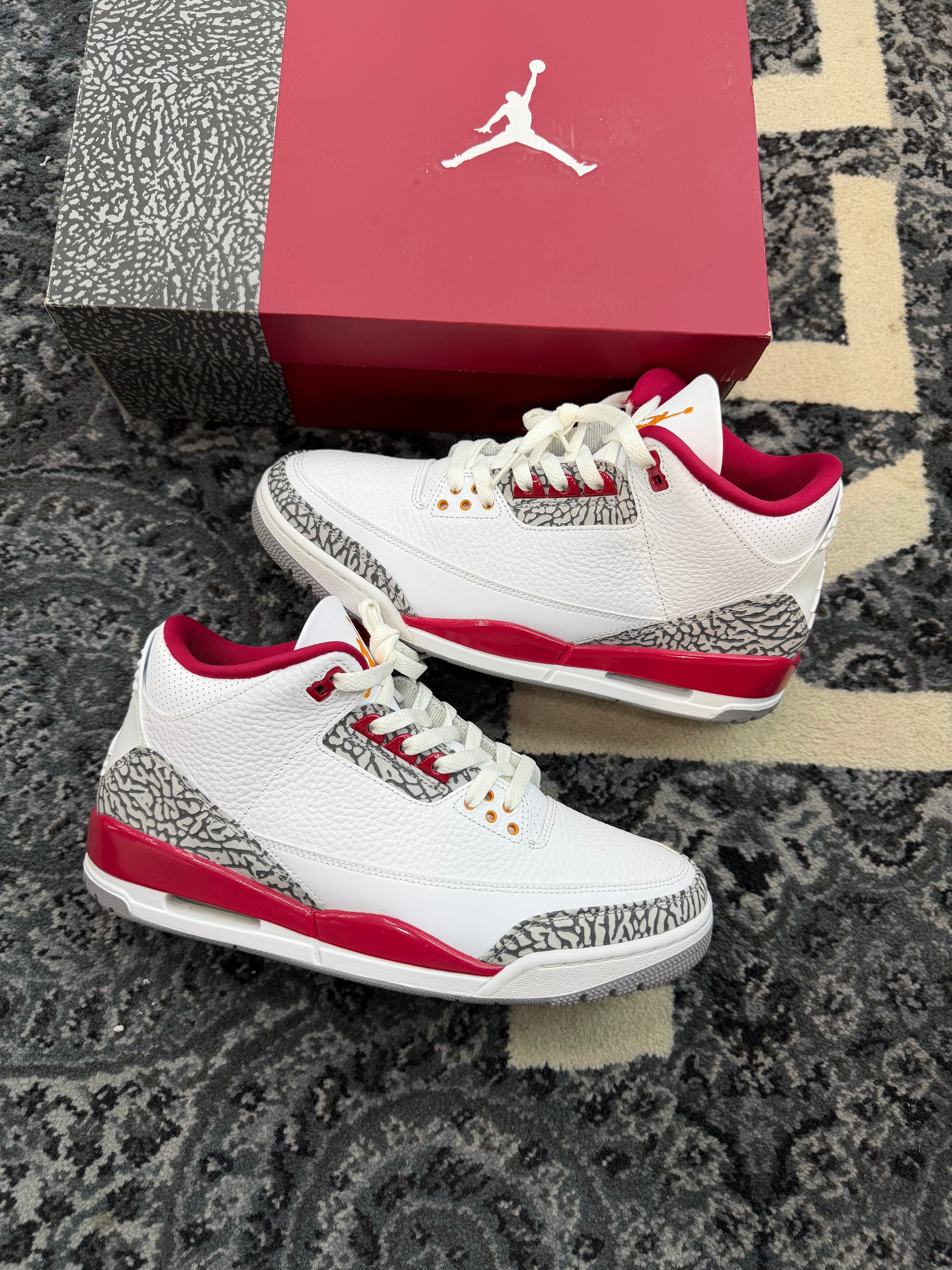 Jordan 3 “Cardinal”